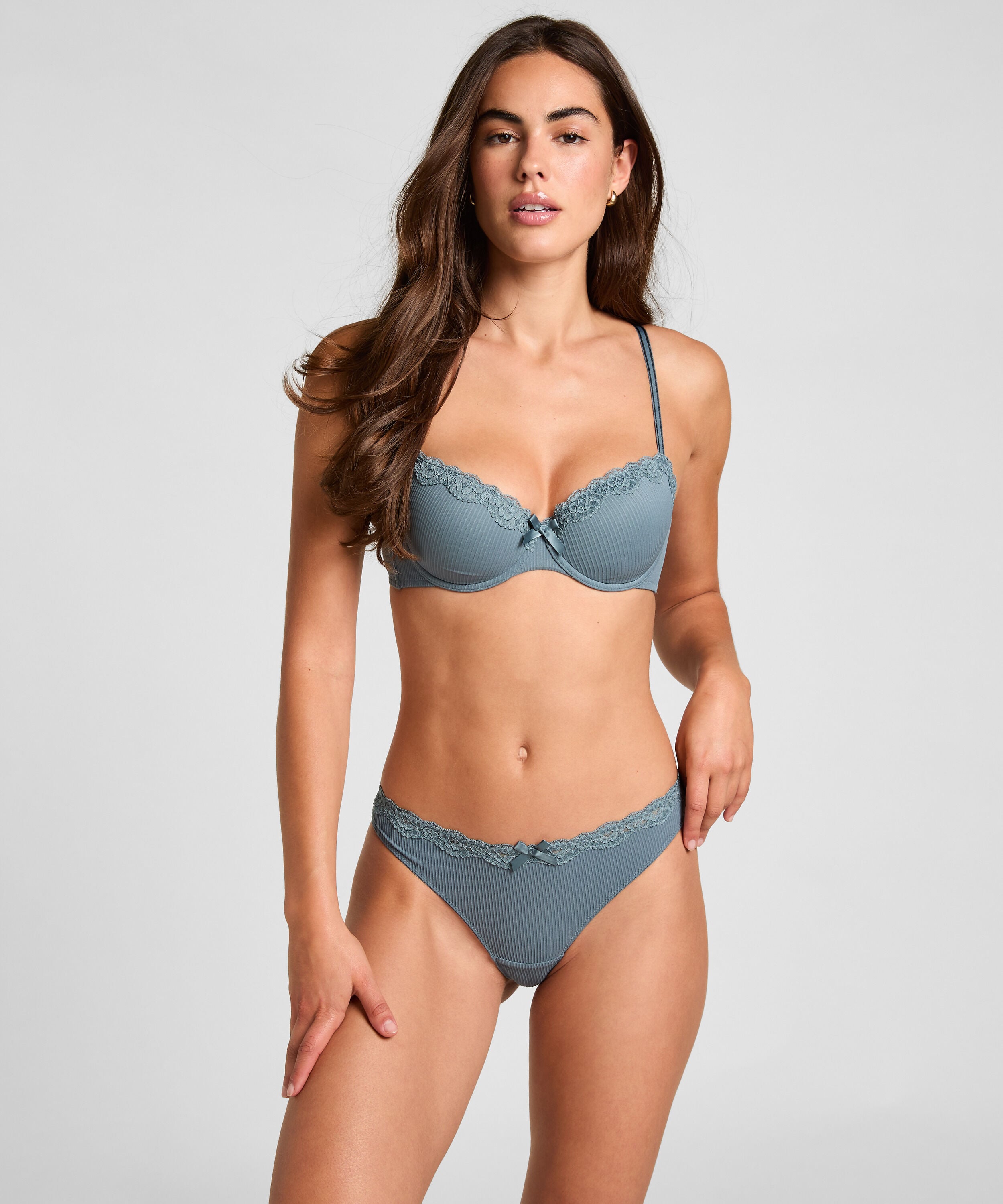 String Lola, Blau String Lola, Blau