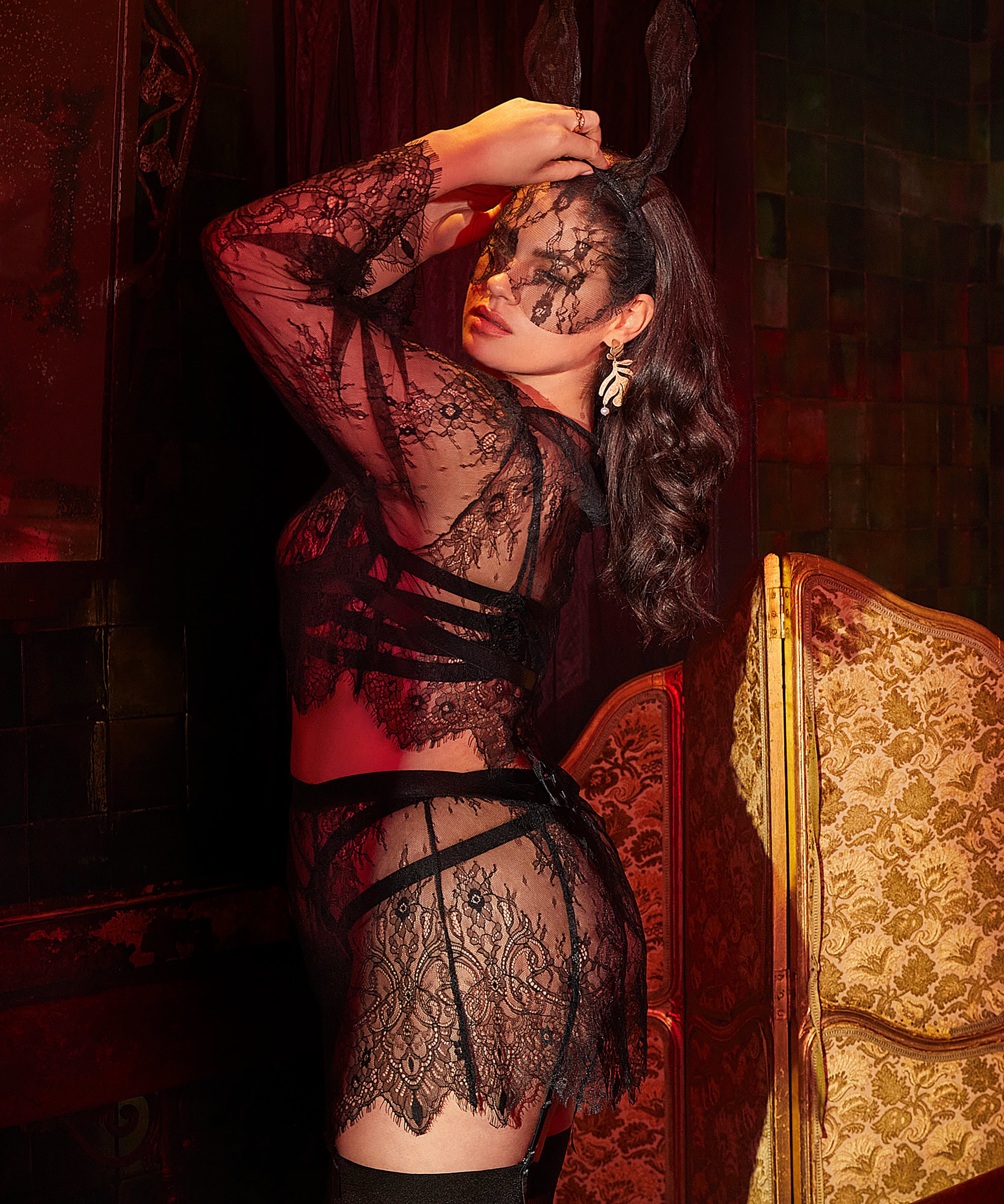 Jupe en dentelle, Noir, main