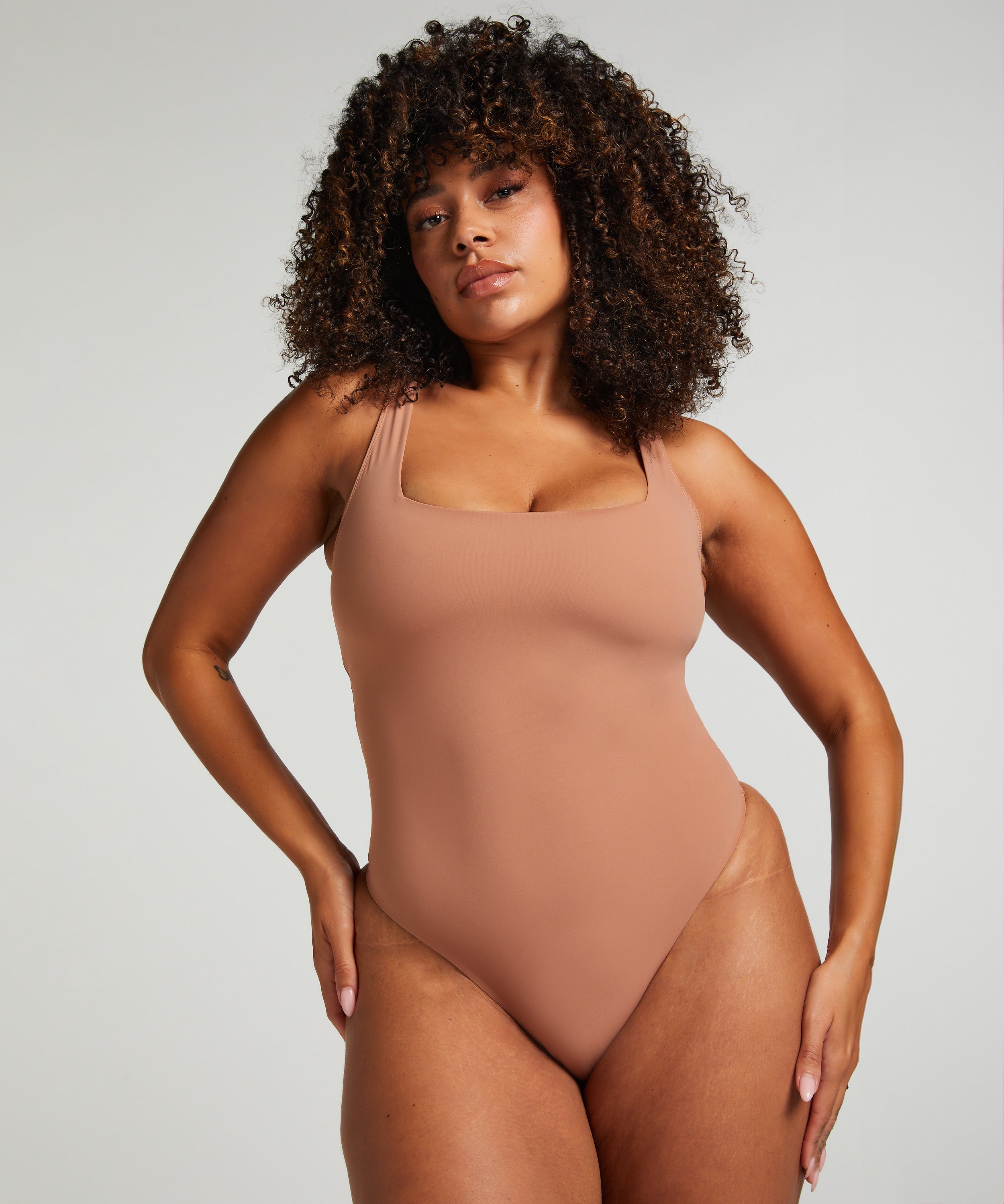 Smooth body, Braun, main