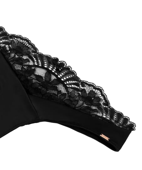 String Poppy, Schwarz