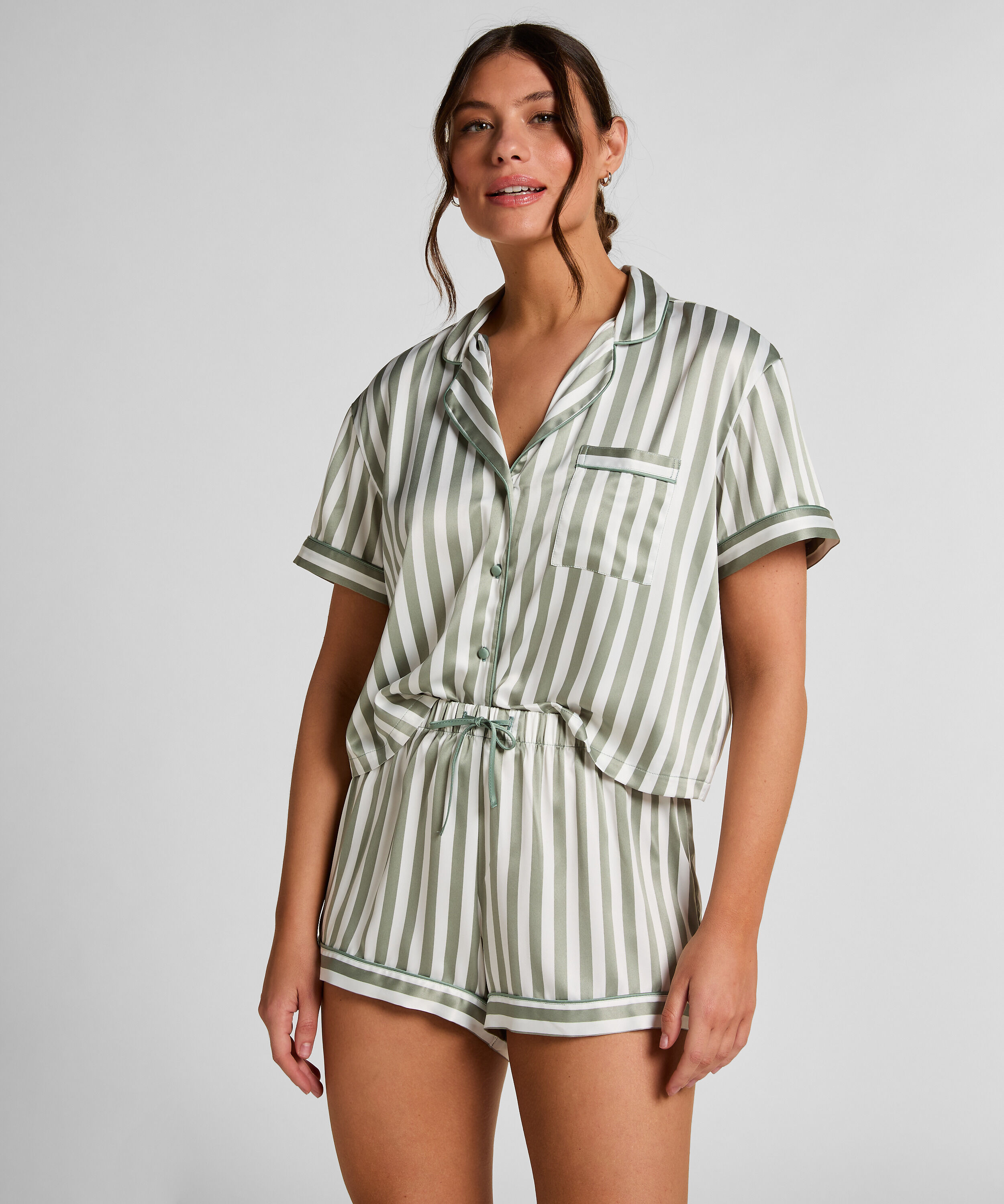 Pyjama en satin, Vert