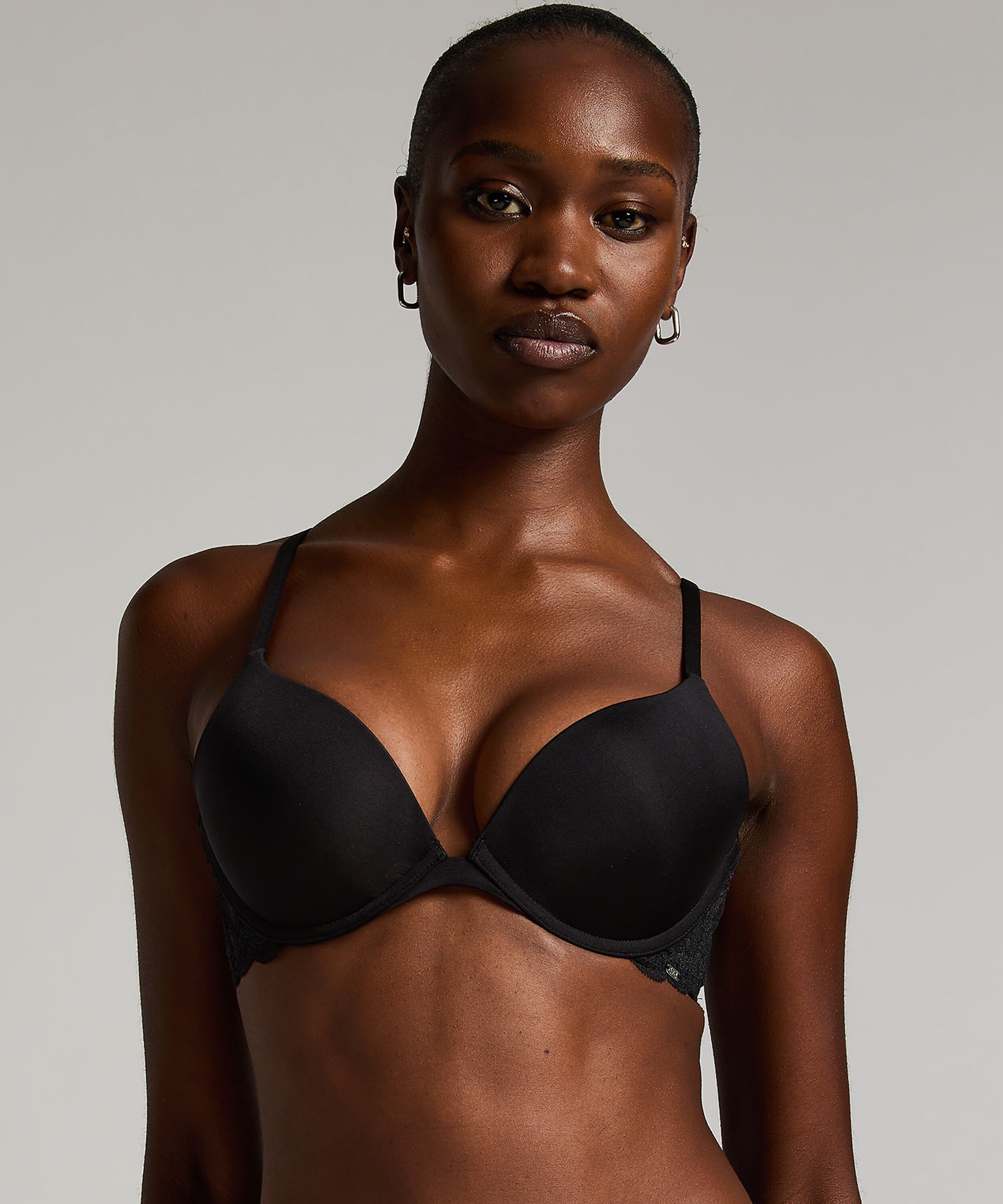 Soutien-gorge à armatures préformé push-up Angie, Noir Soutien-gorge à armatures préformé push-up Angie, Noir