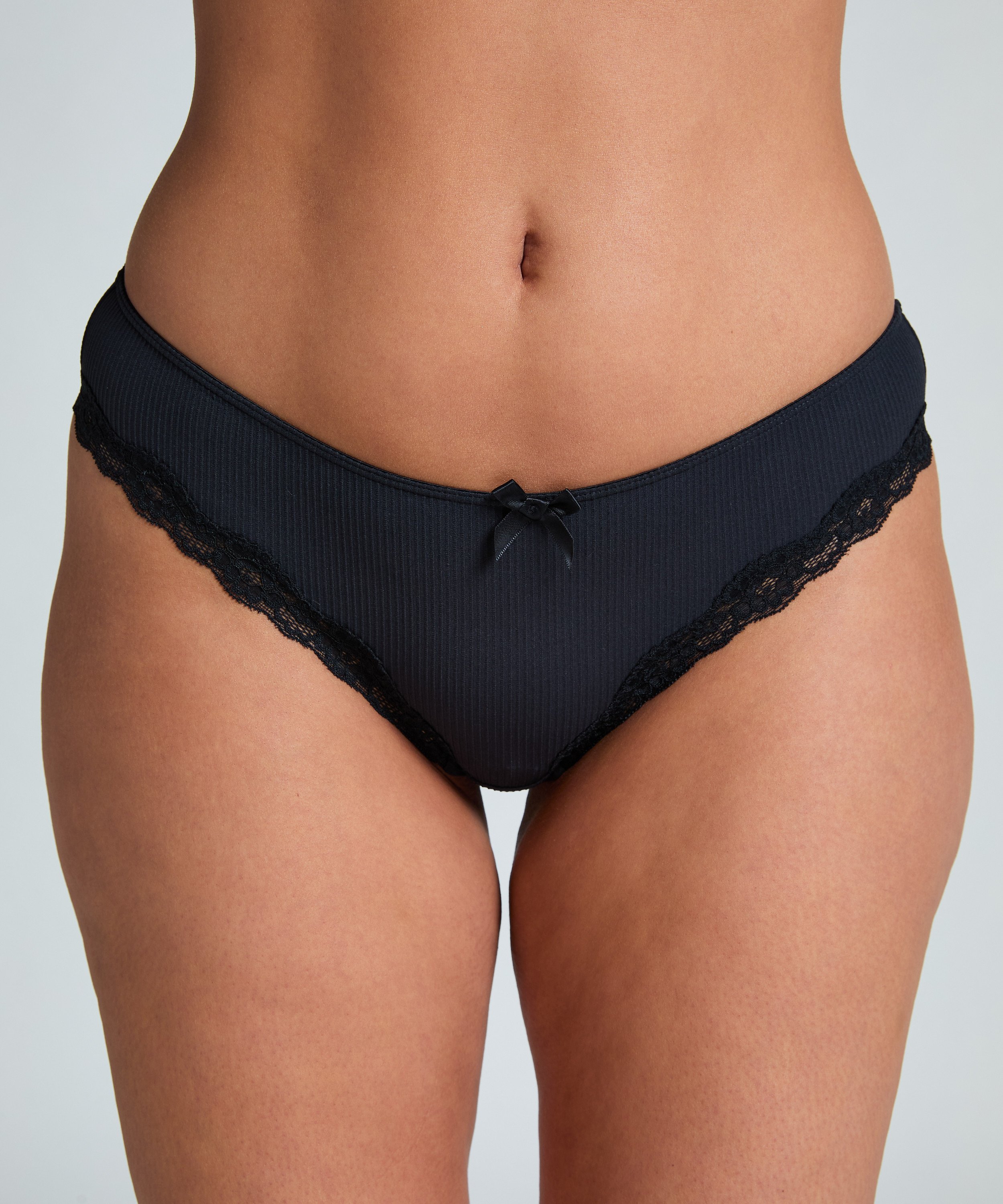 Brazilian Lola, Schwarz, main