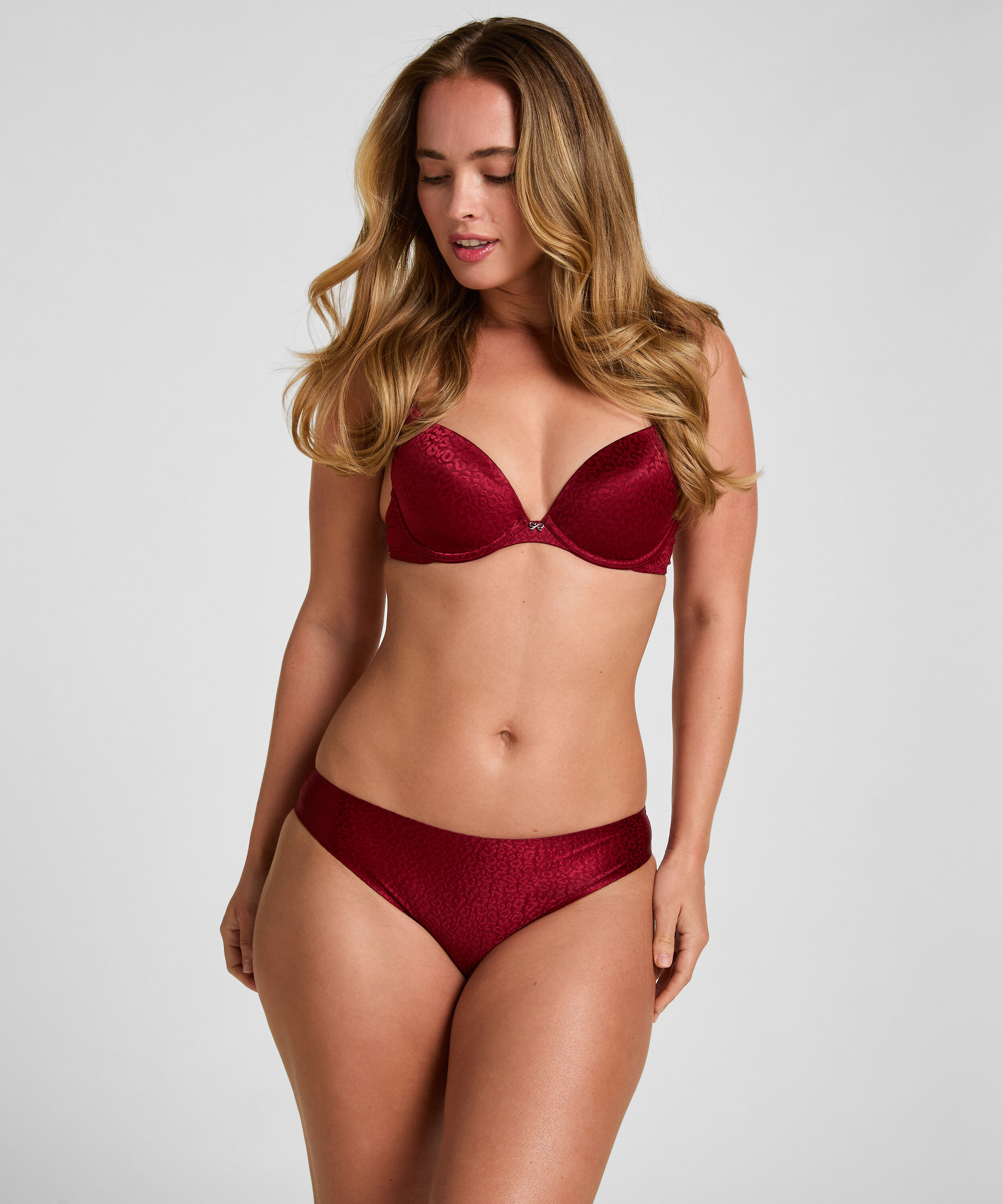 Brésilien Jackie, Rouge