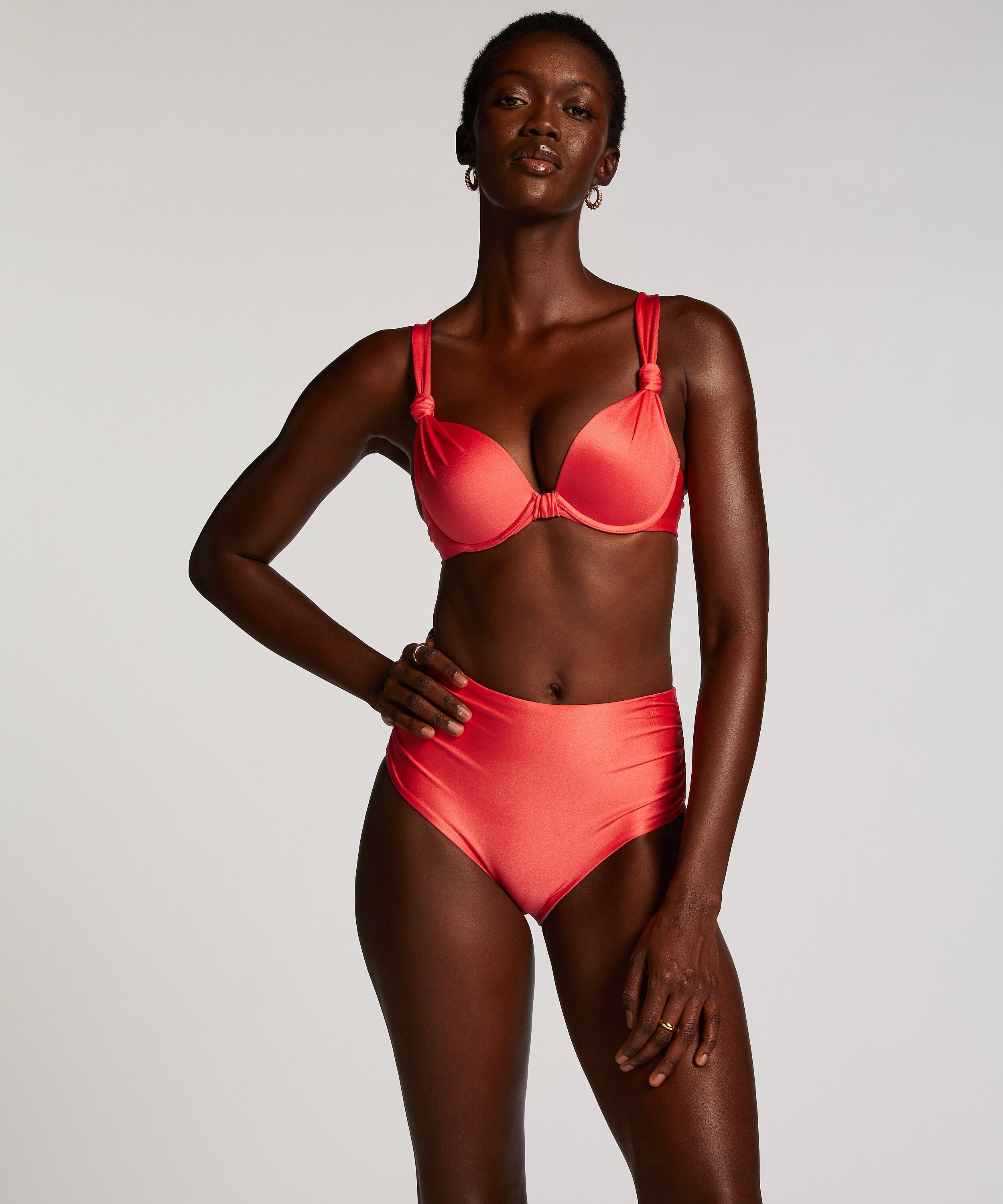 Bikini Slip Costa Rio, Rot