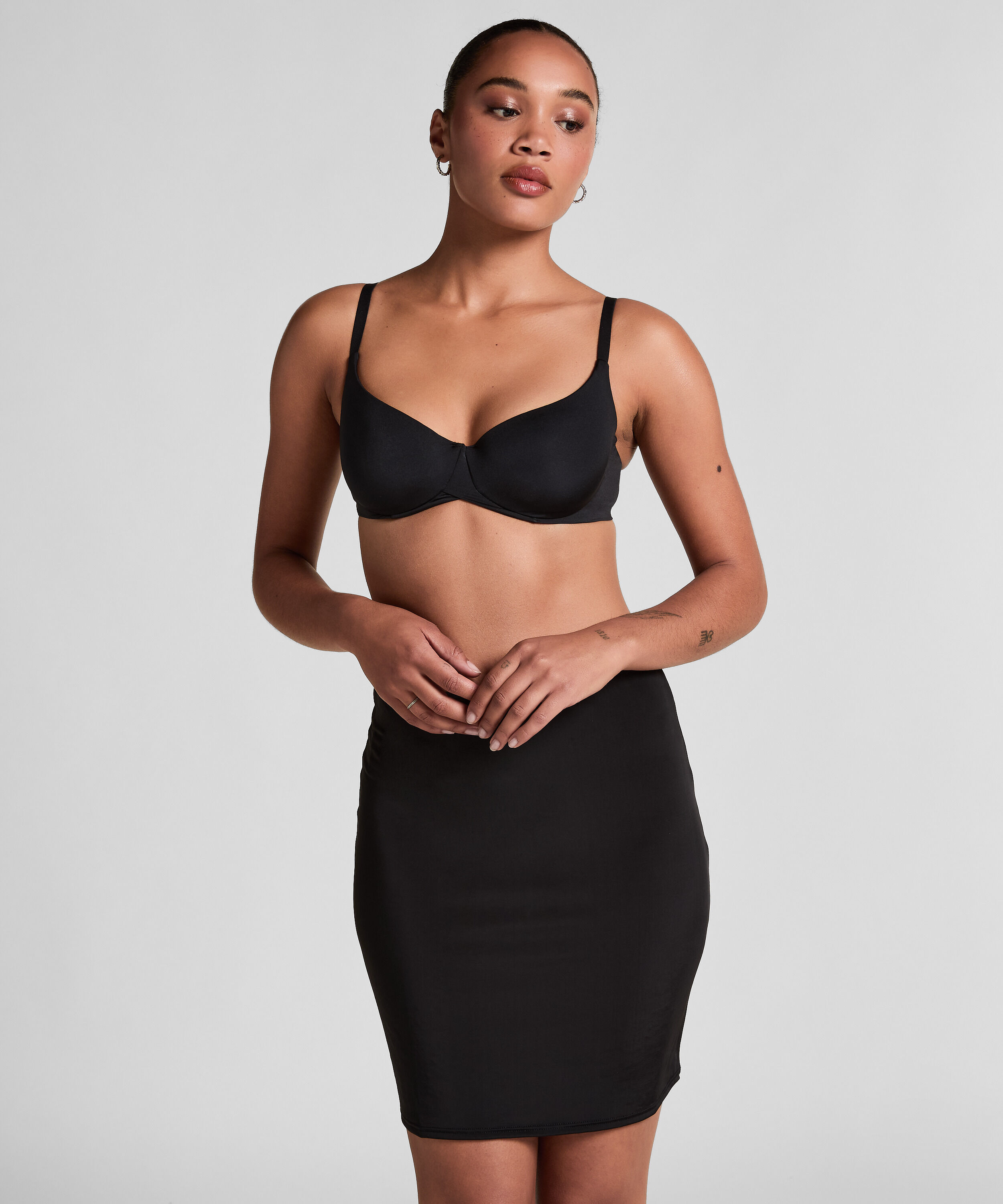 Straffender Unterrock, Schwarz Straffender Unterrock, Schwarz