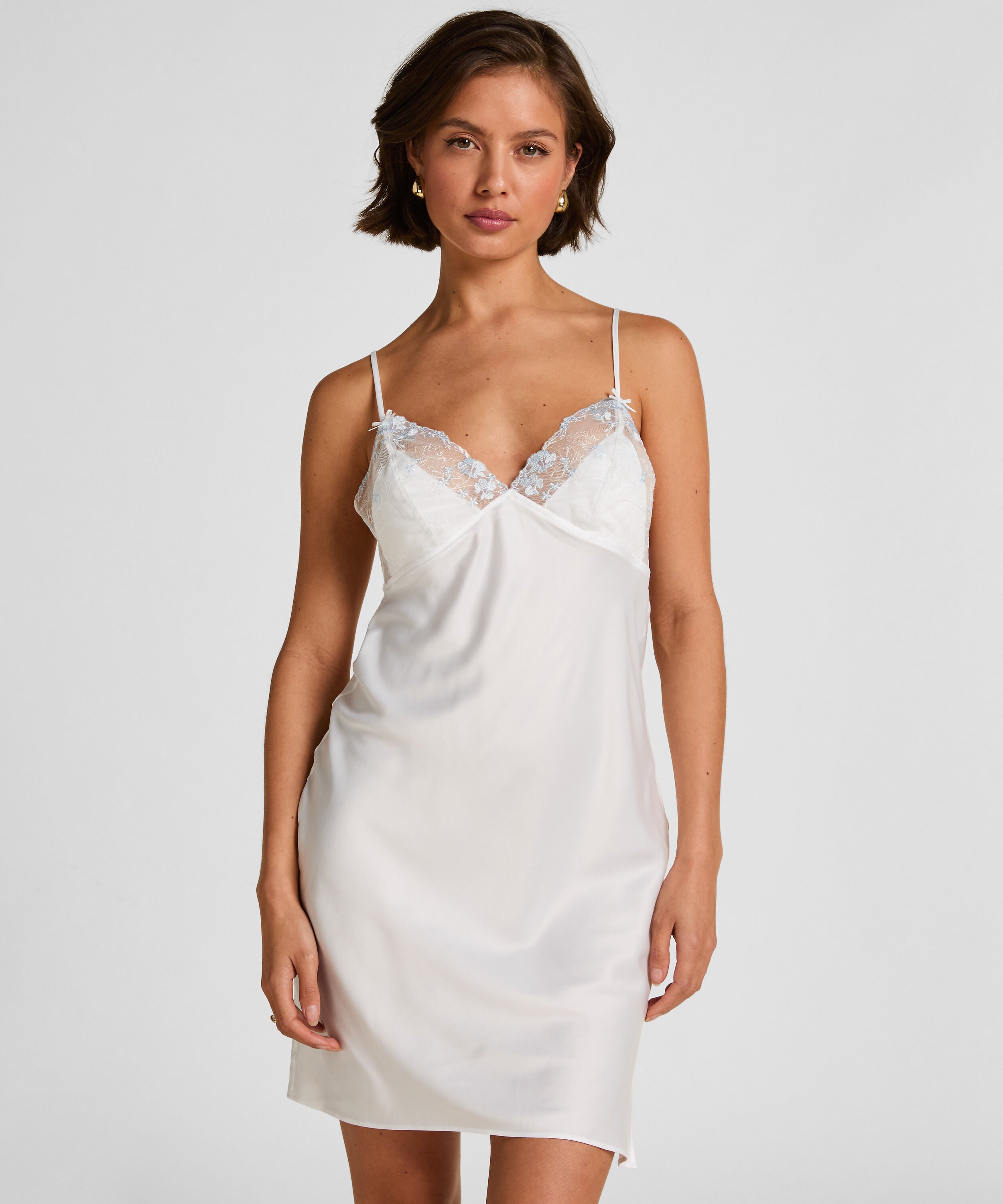 Nuisette en satin Peonie, Blanc Nuisette en satin Peonie, Blanc
