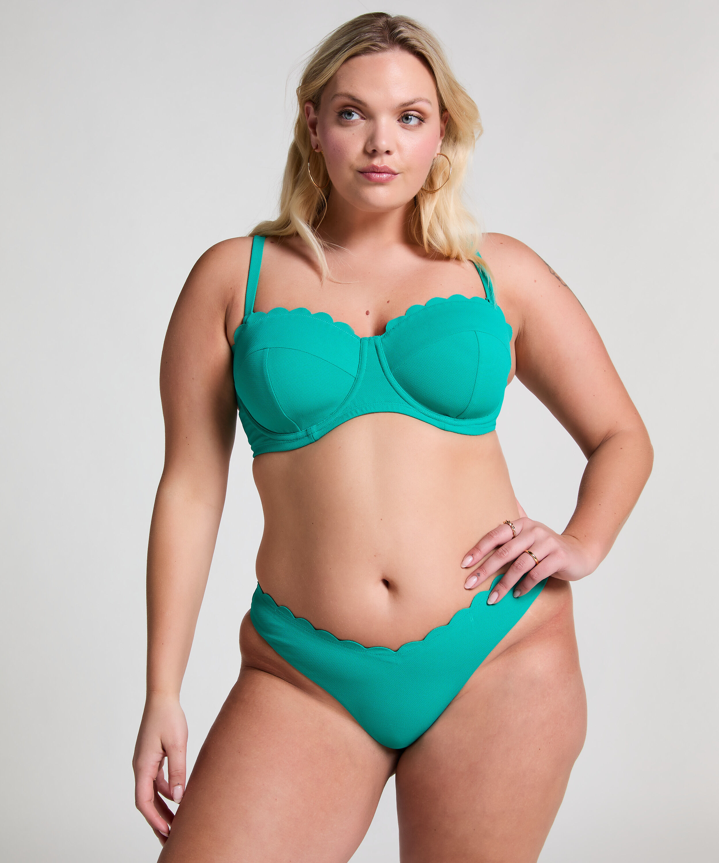 Haut de bikini sans bretelles préformé à armatures Scallop Taille E +