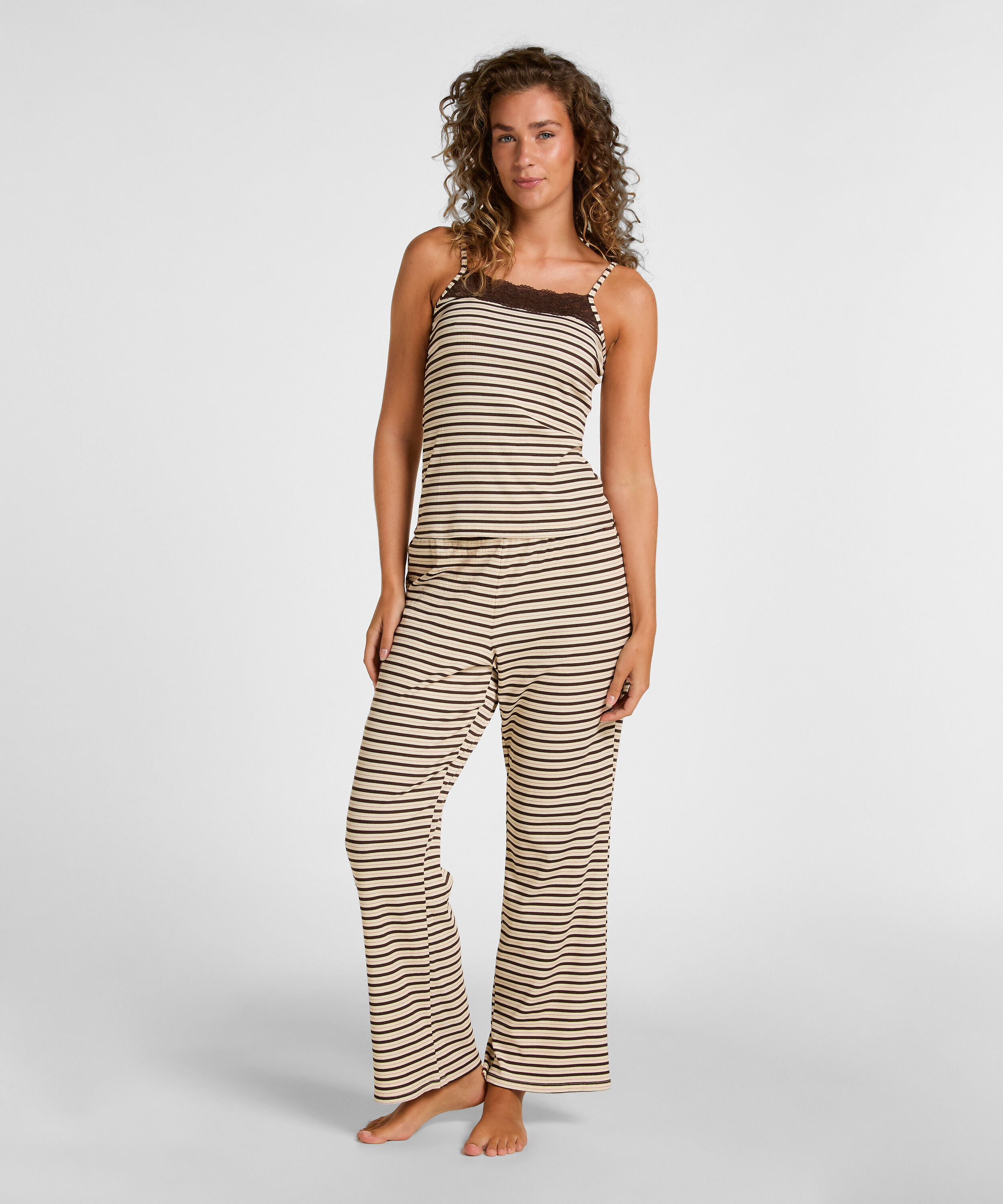 Pyjama-Set mit Spitze, Braun Pyjama-Set mit Spitze, Braun