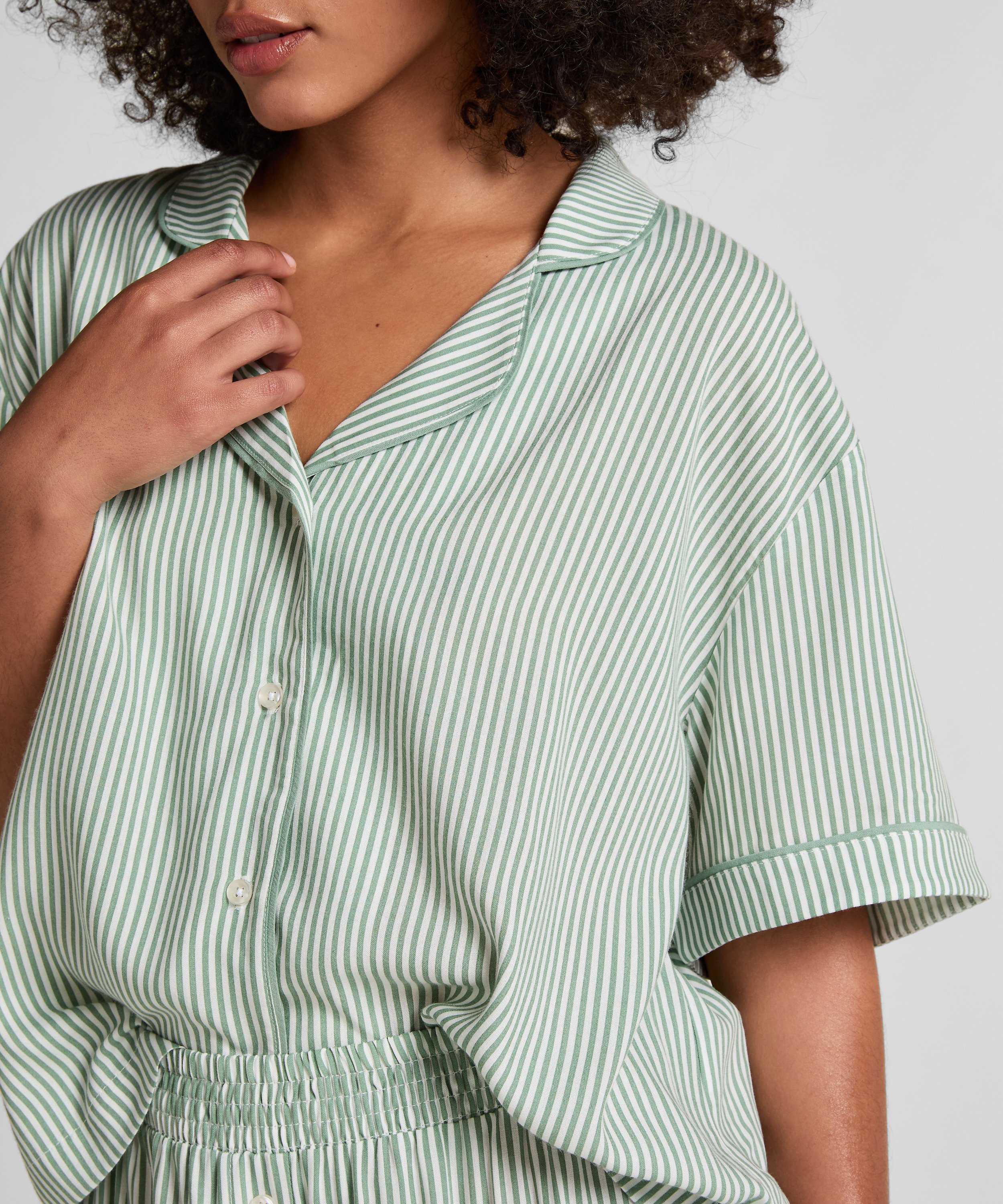 Kurzärmelige Jacke aus Webstoff, Grün, main