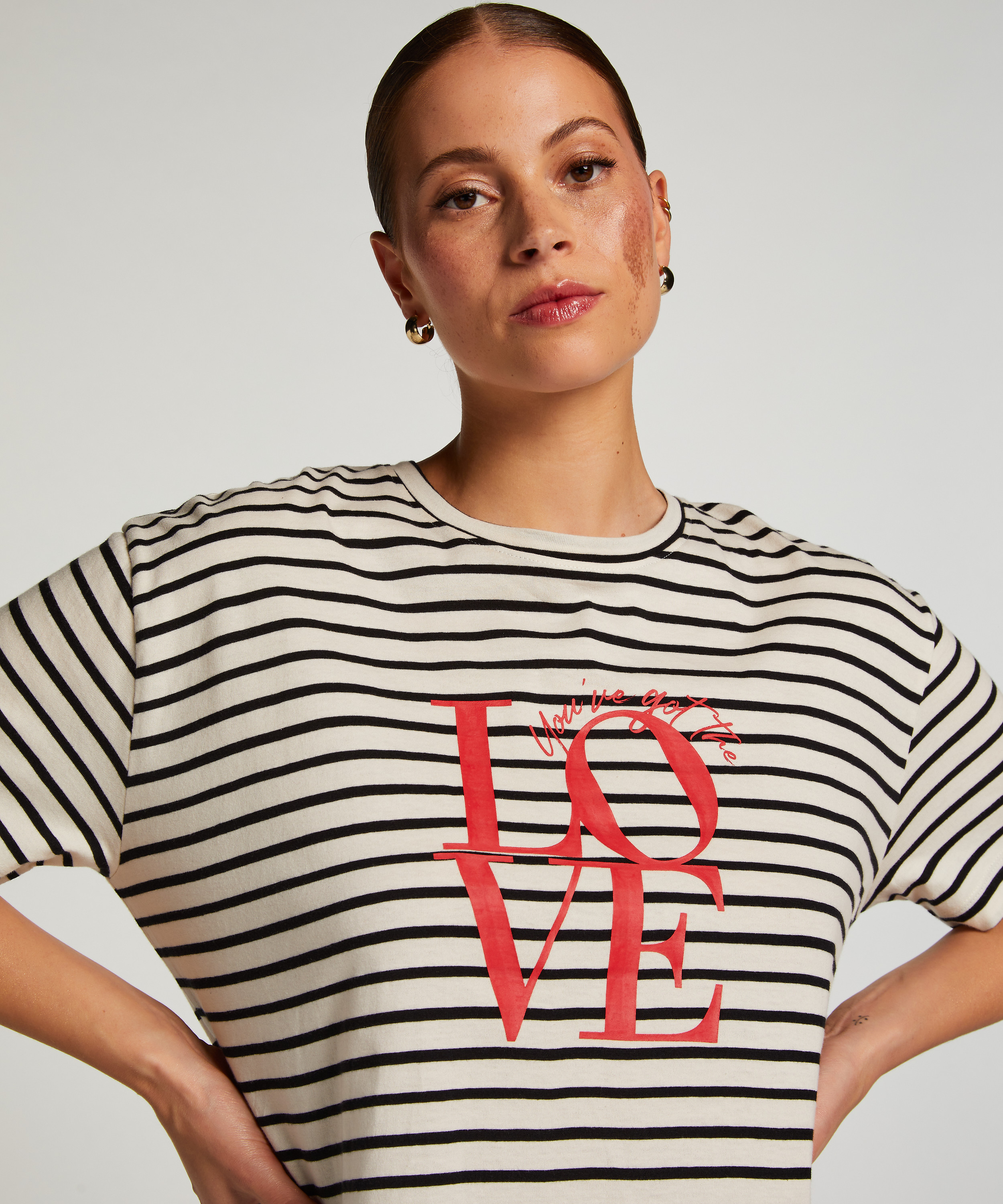 Chemise de nuit col rond, Noir, main