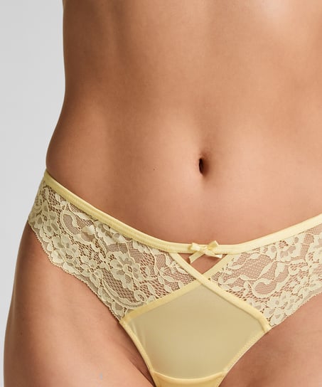 Cheekini Liloye, Gelb