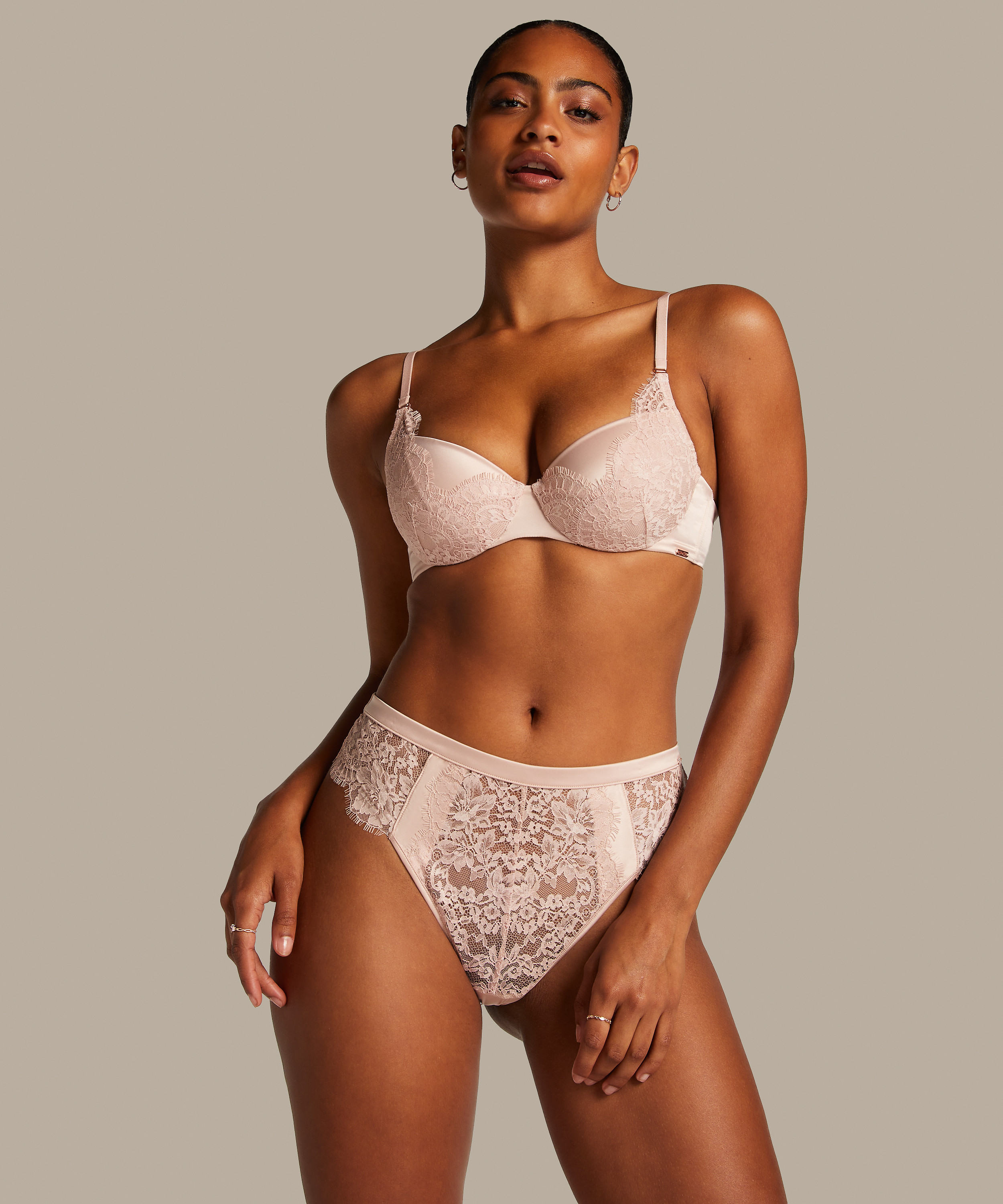 String Chalice, Rose, main