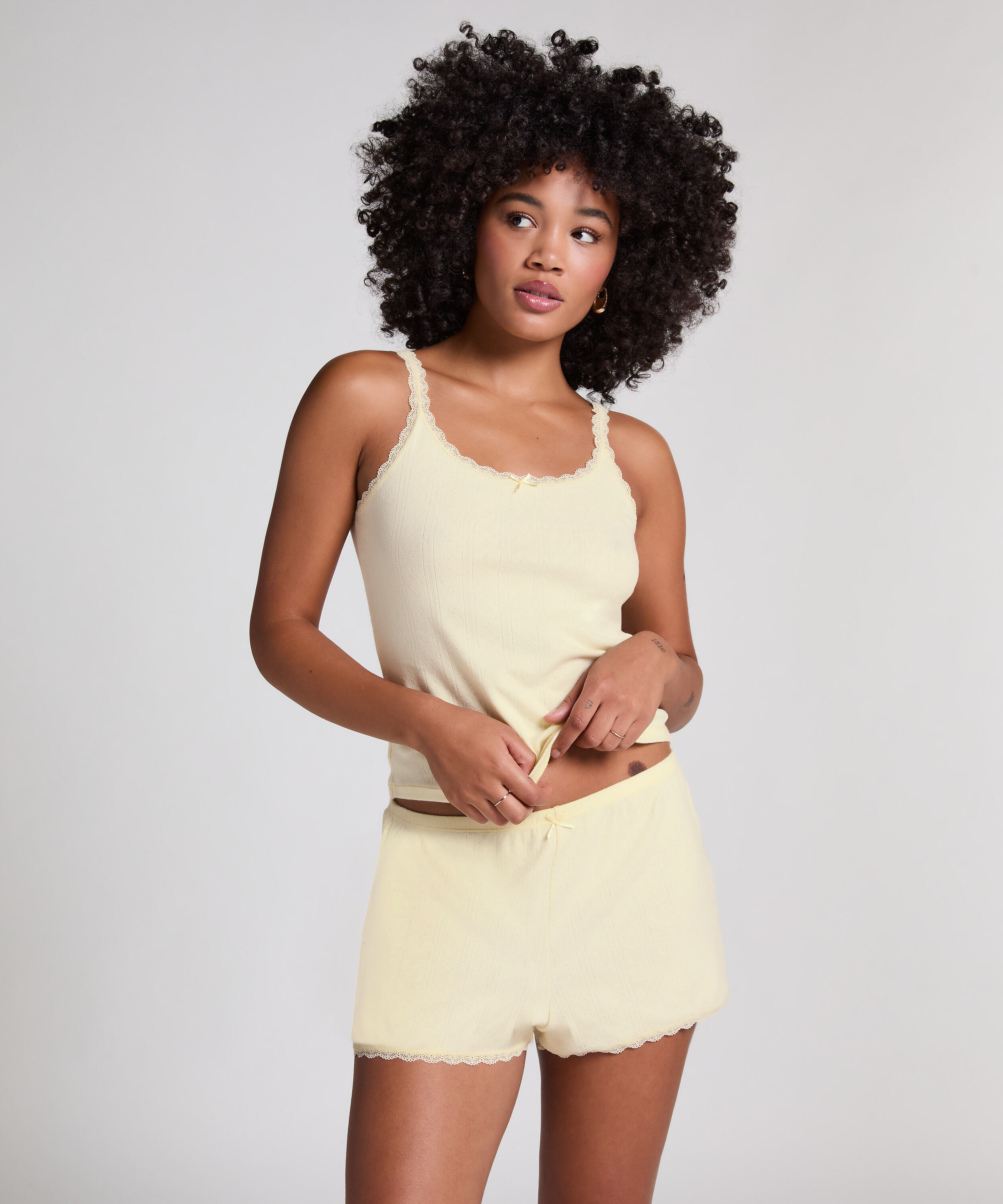 Pointelle-Shorts, Gelb