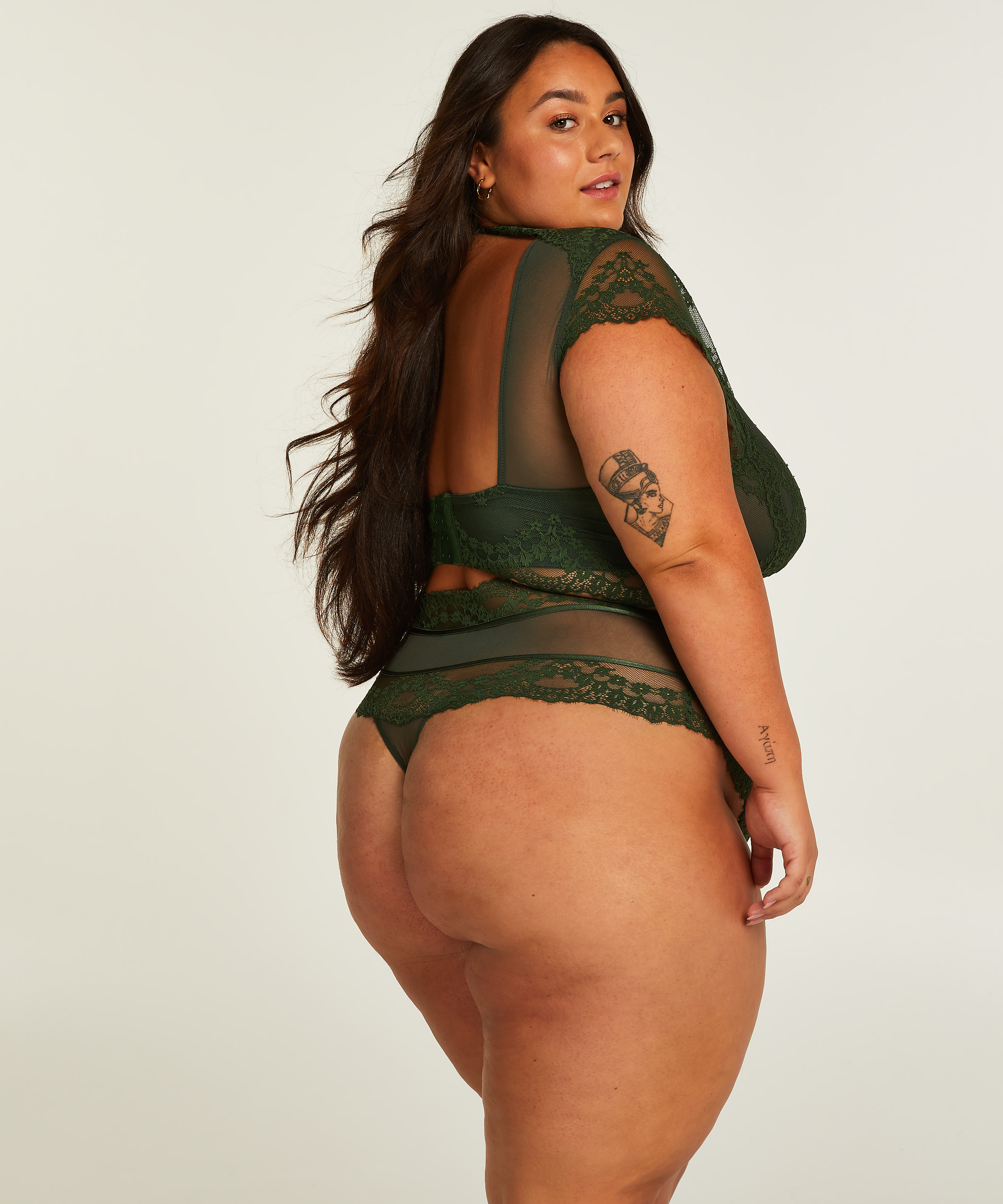 Brassi&egrave;re Marie, Vert, main