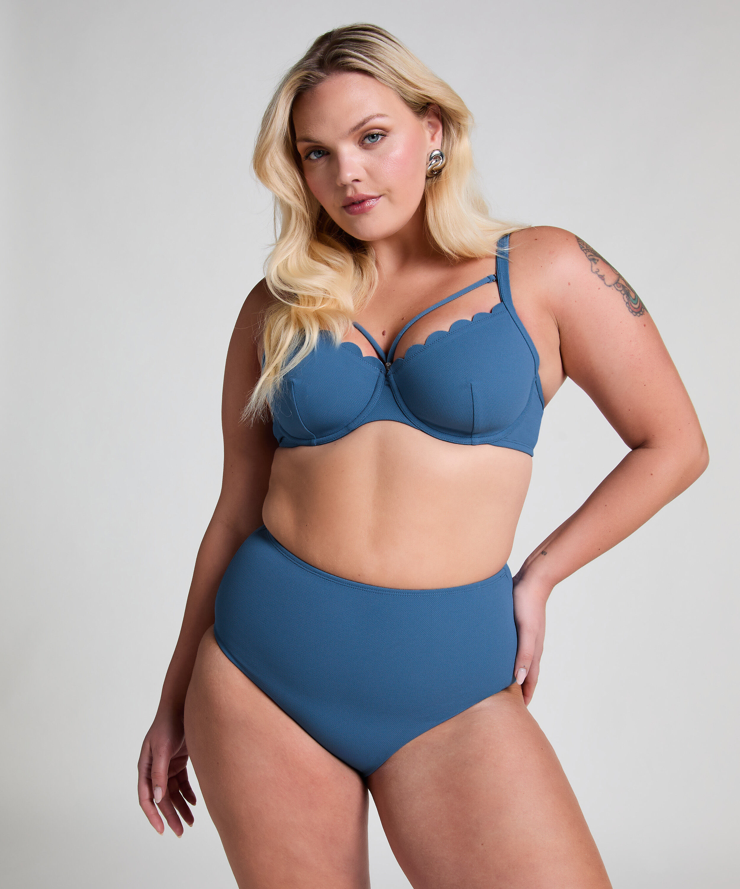 Bas de bikini Rio taille haute festonn&eacute;, Bleu