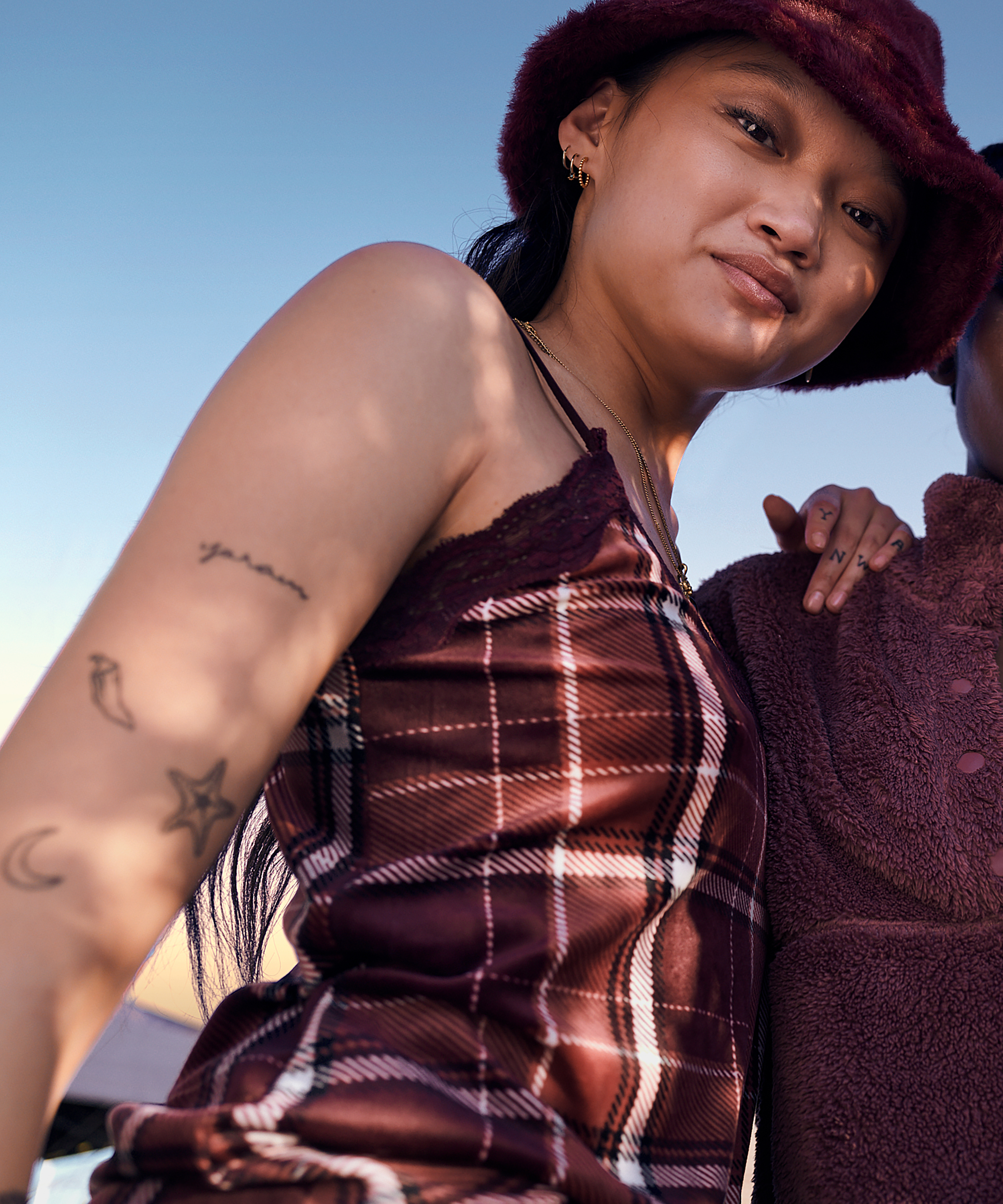 Cami Velours, Lila, main