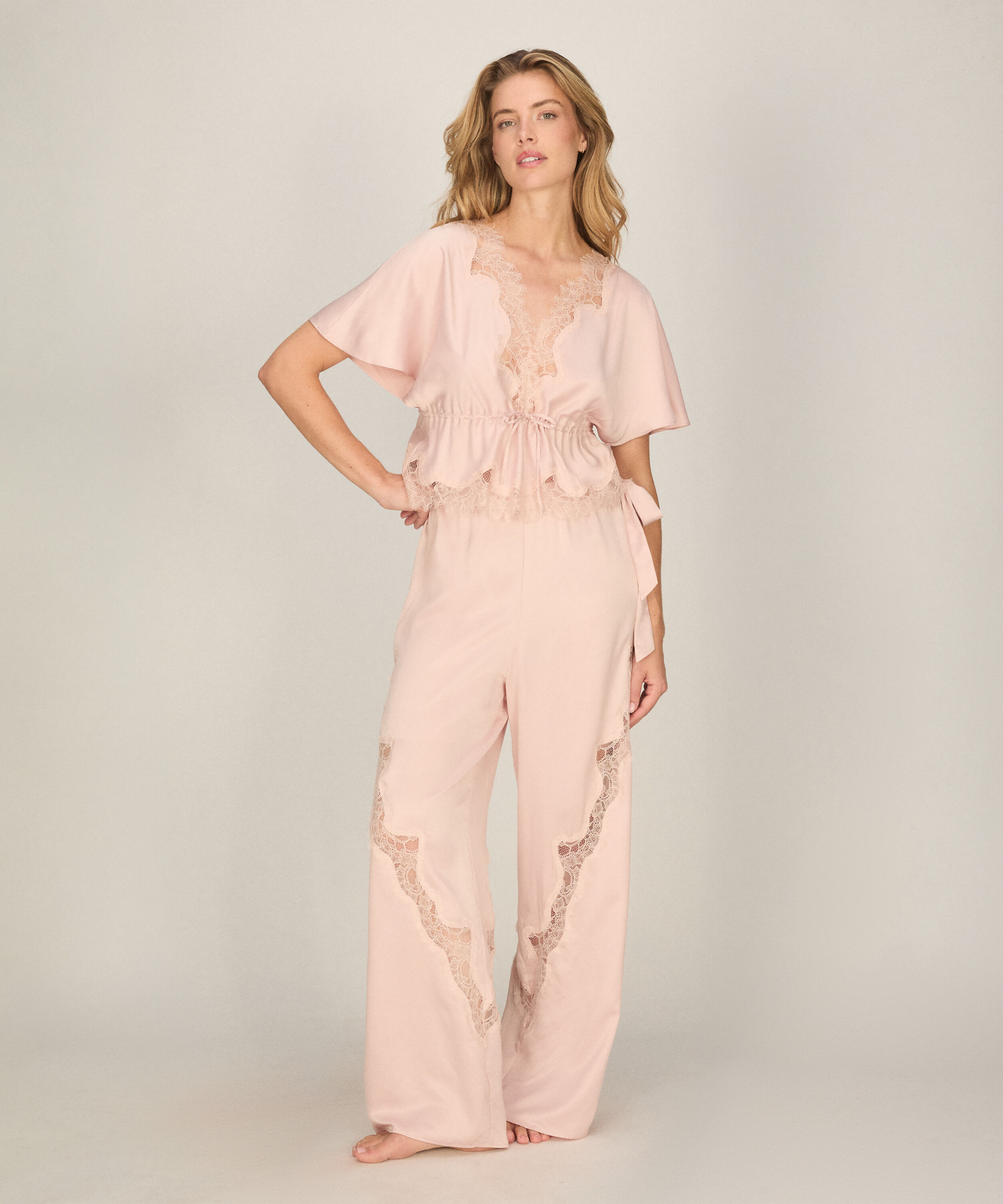Hose Legacy, Rose