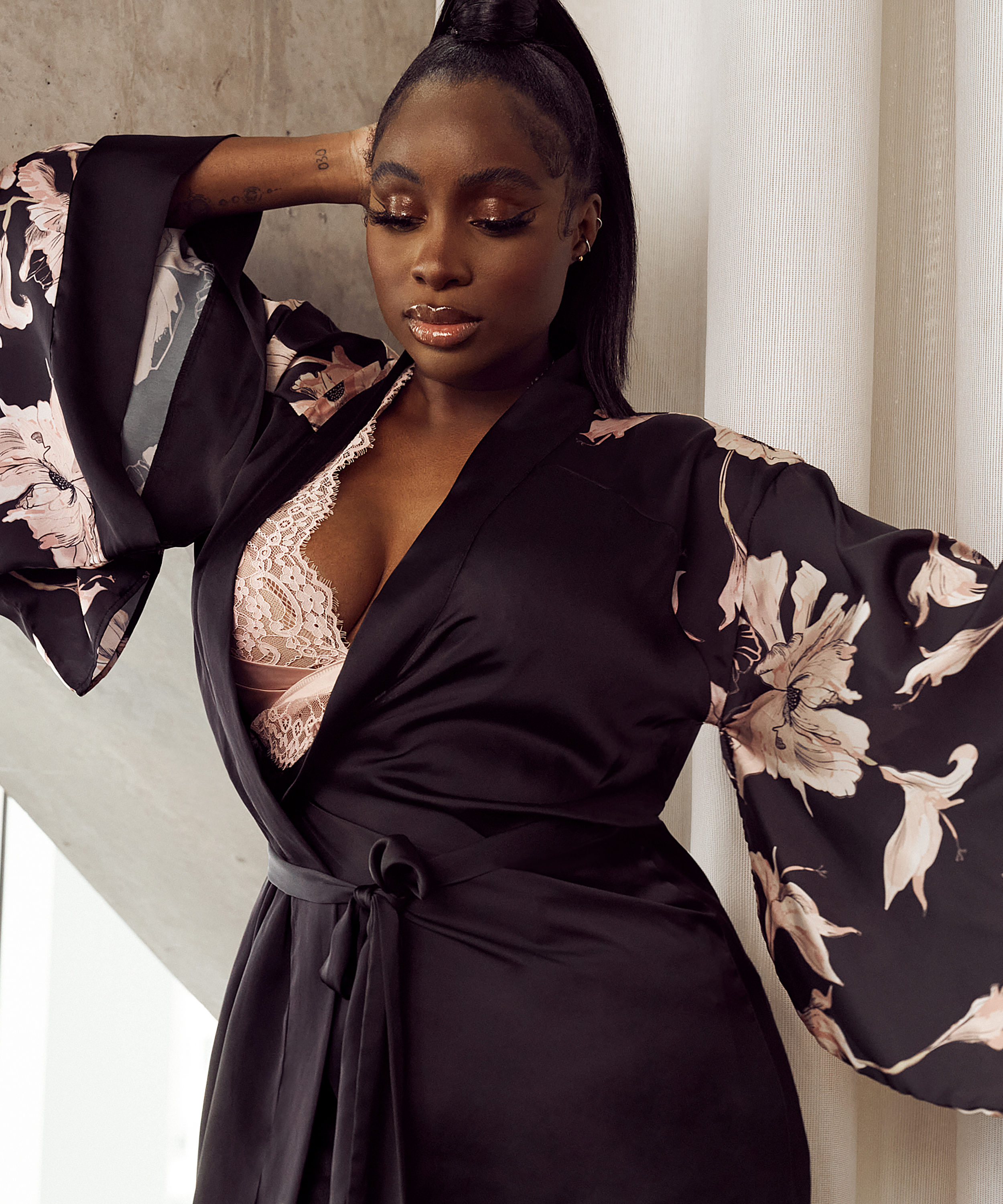 Kimono Satinblüte, Schwarz, main