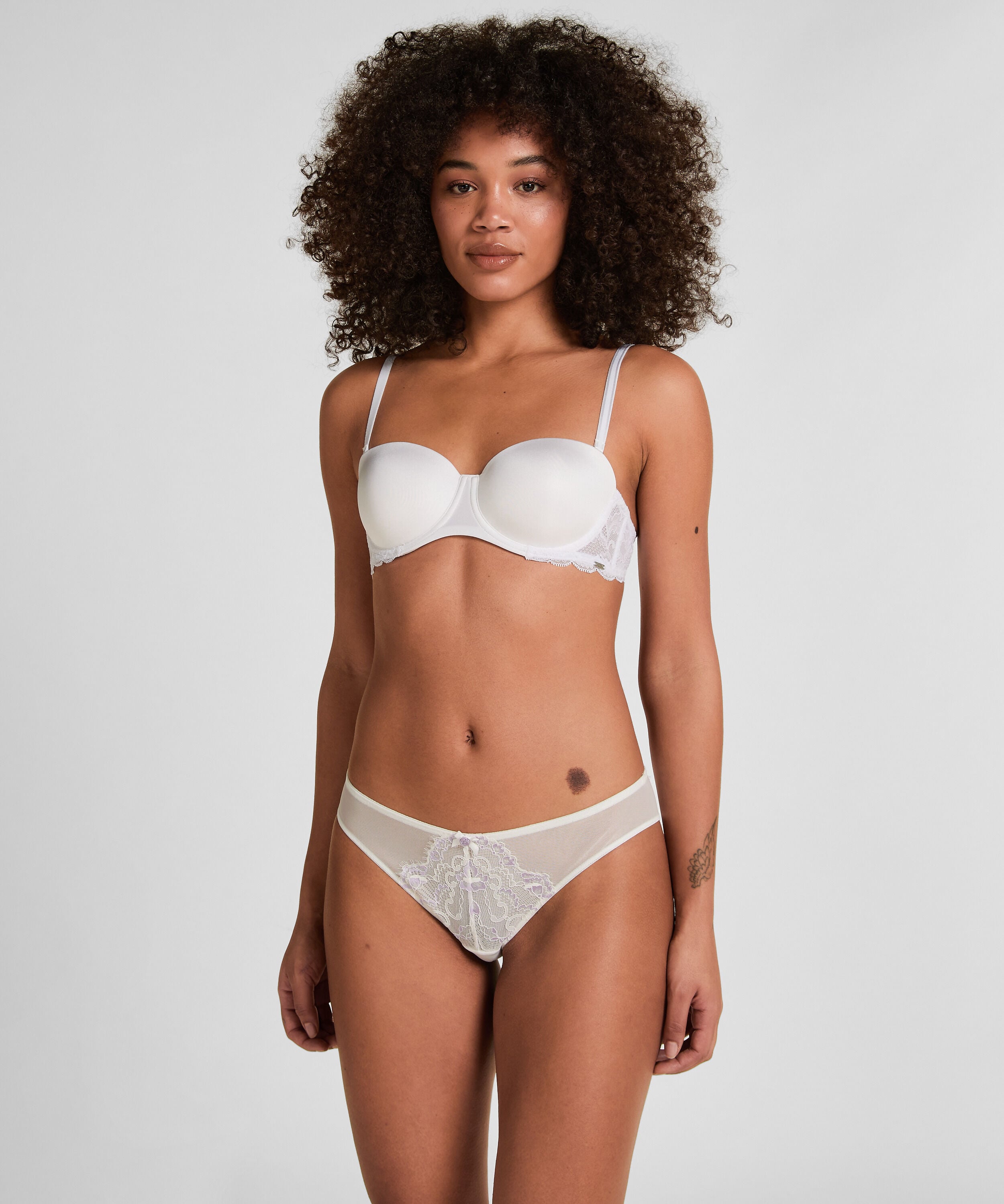 Solene Brazilian, Weiß