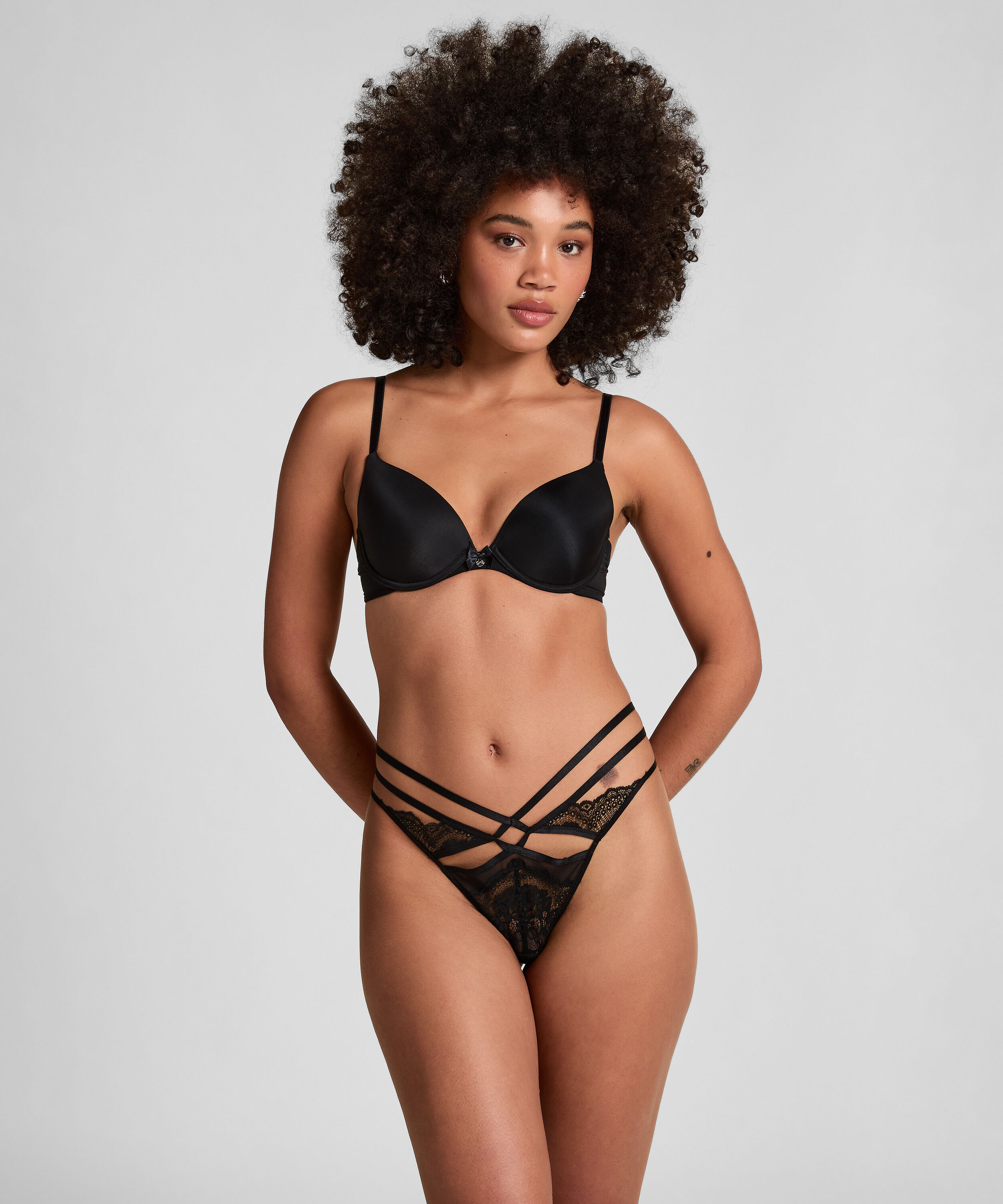 String Janine, Noir