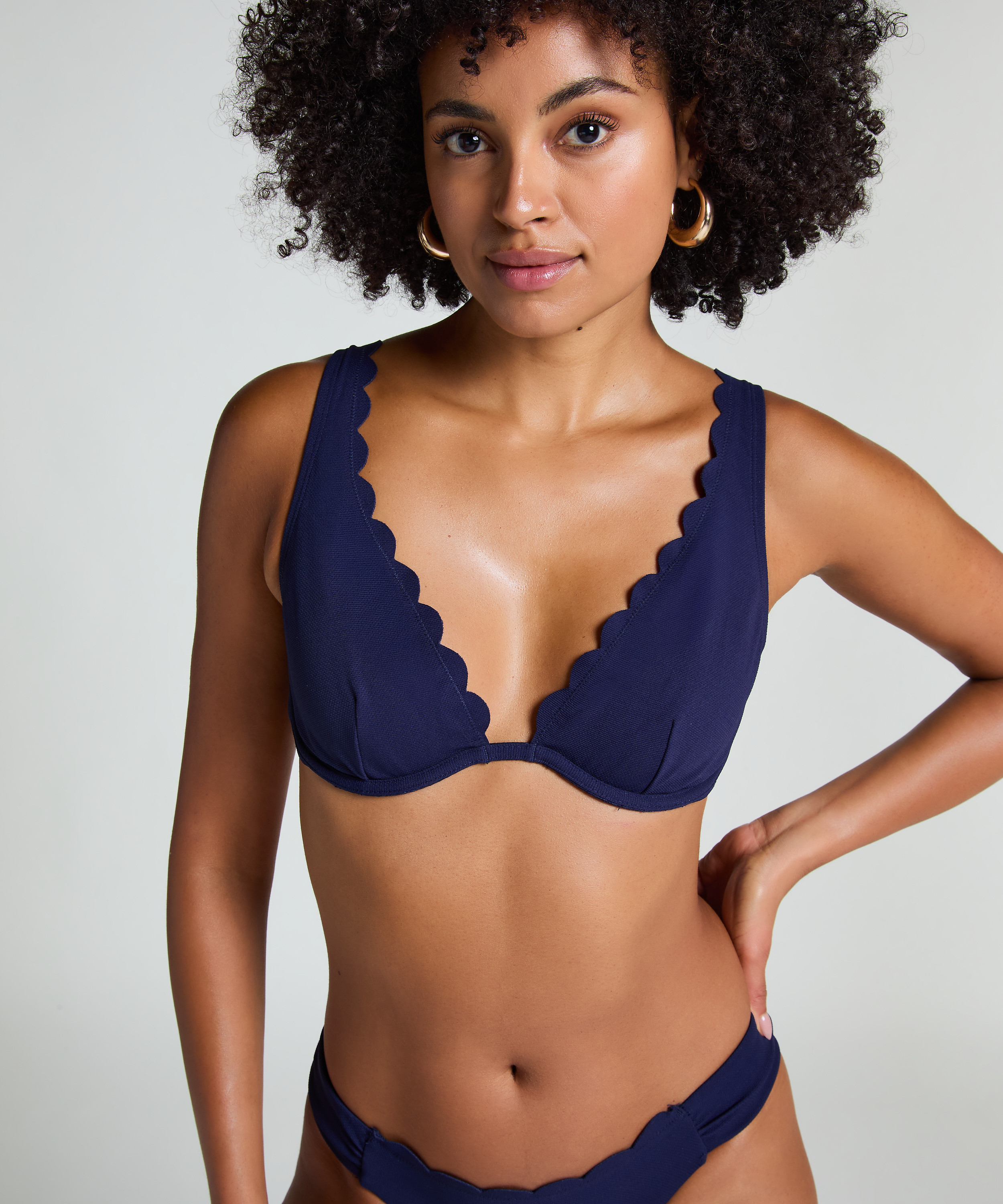 Unwattiertes Bügel-Bikini-Top Scallop, Blau, main
