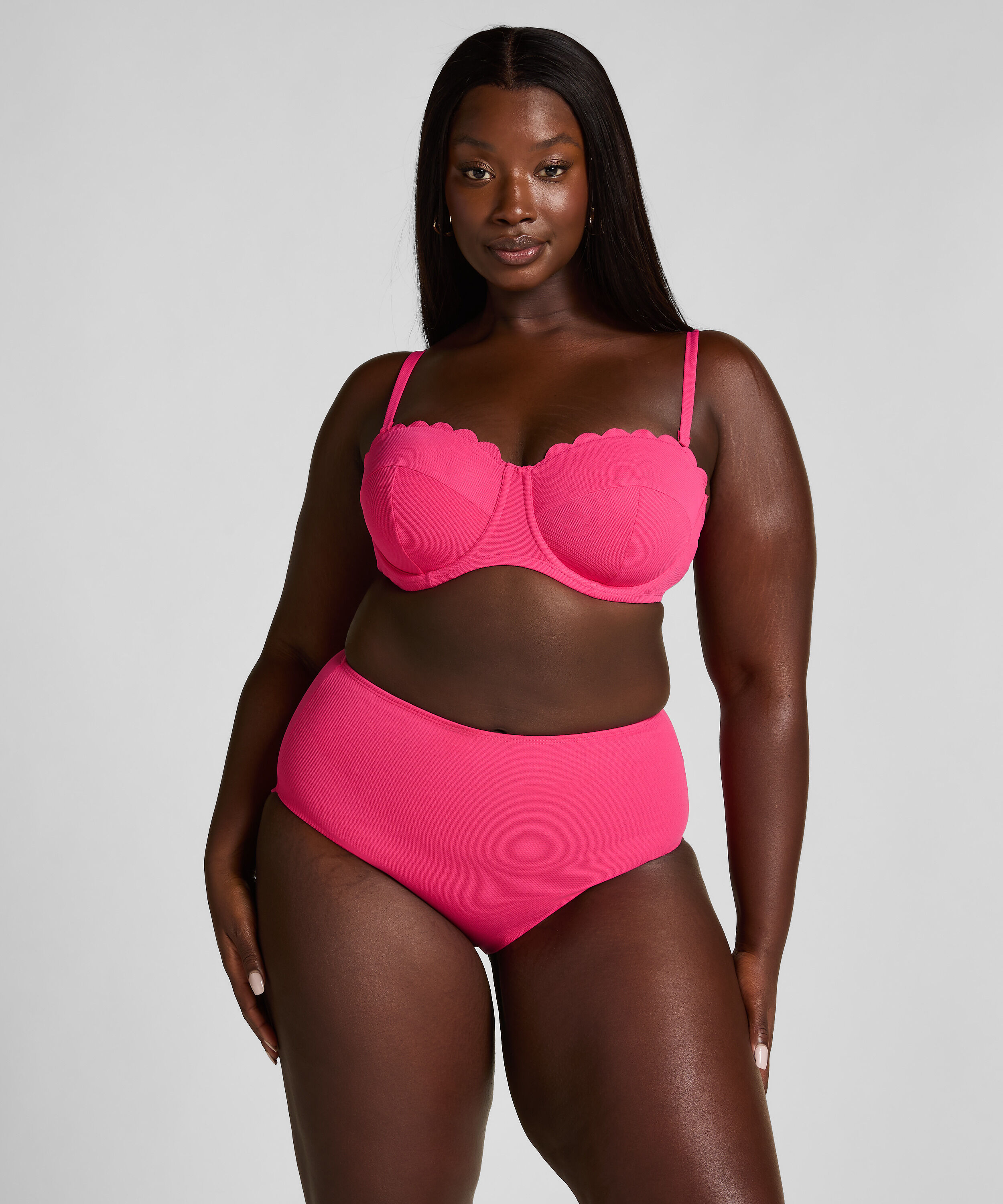 Bas de bikini Rio taille haute festonn&eacute;, Rose