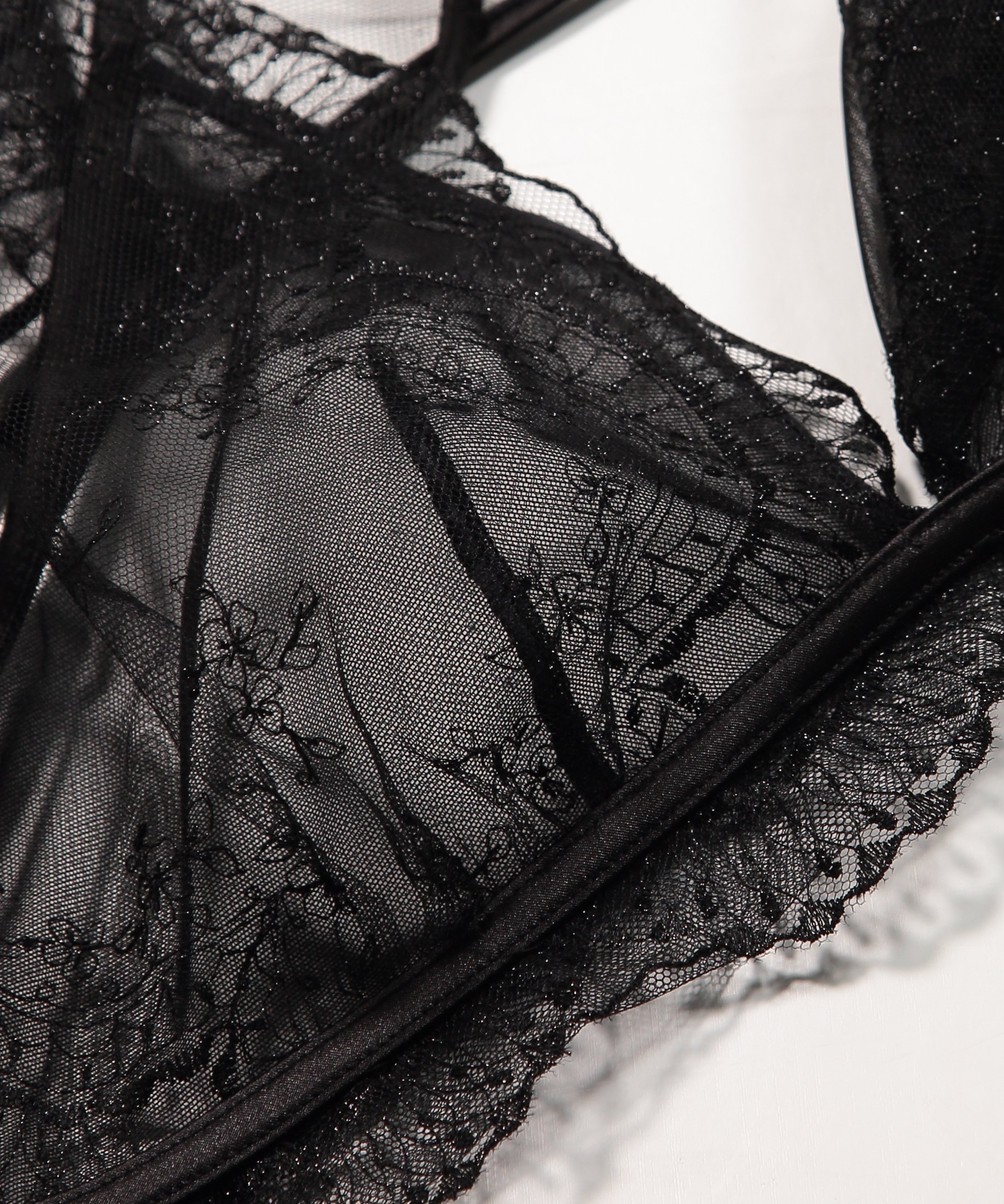 Brassi&egrave;re Akira, Noir, main