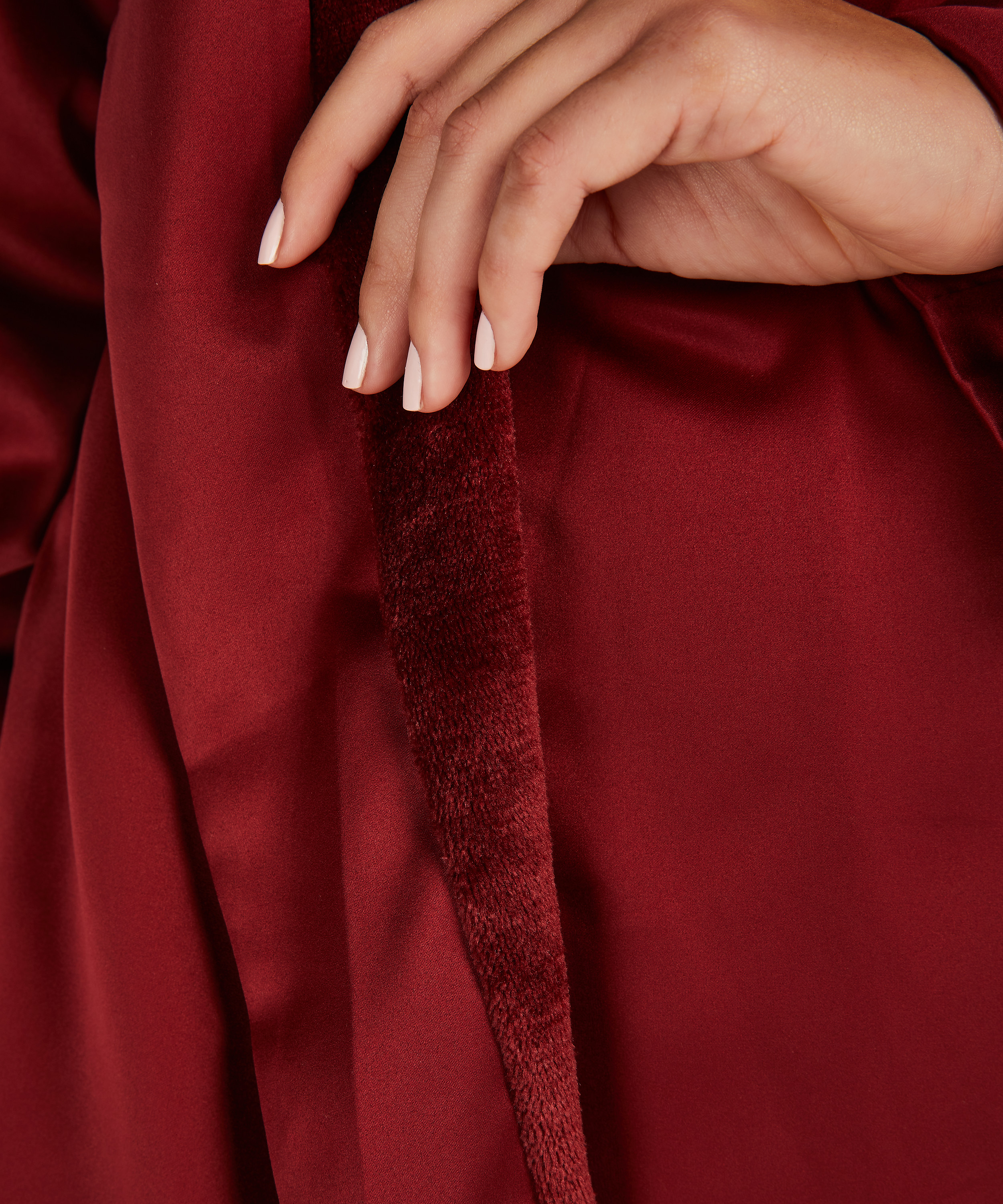 Peignoir en polaire satinée, Rouge, main