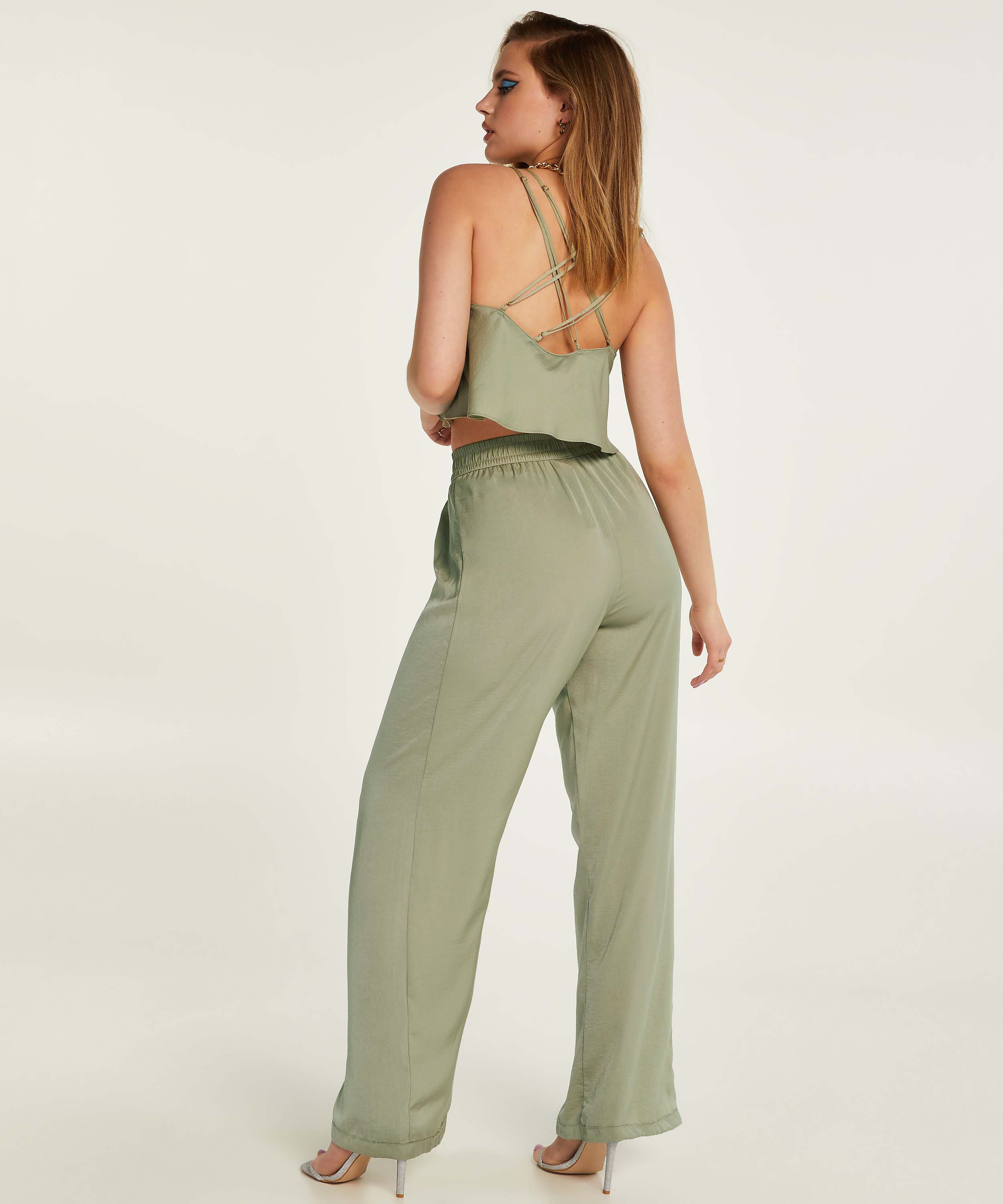 Top Cami en satin Airspun Kim Petras, Vert, main