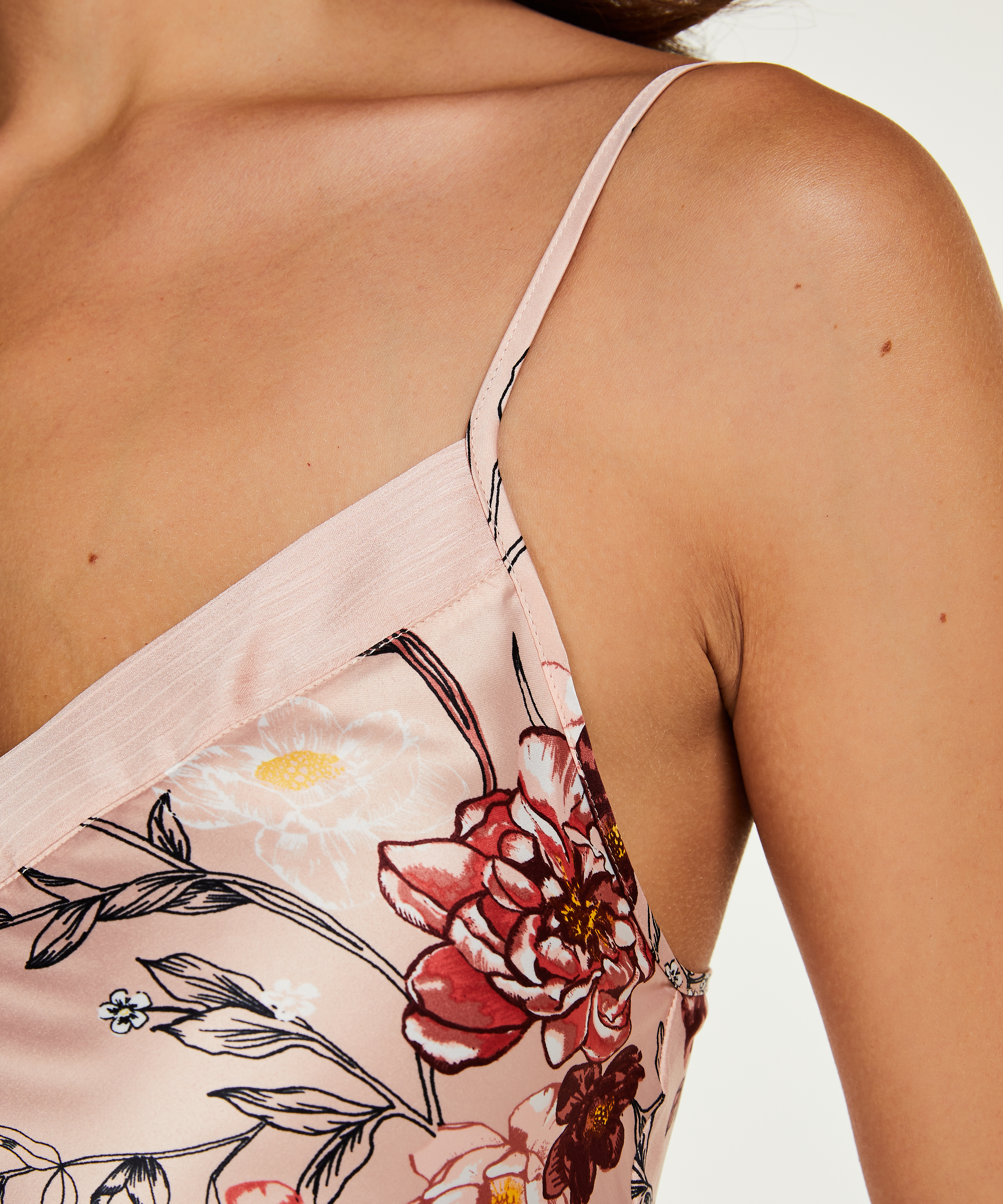 Cami Satin Kiku, Rose, main