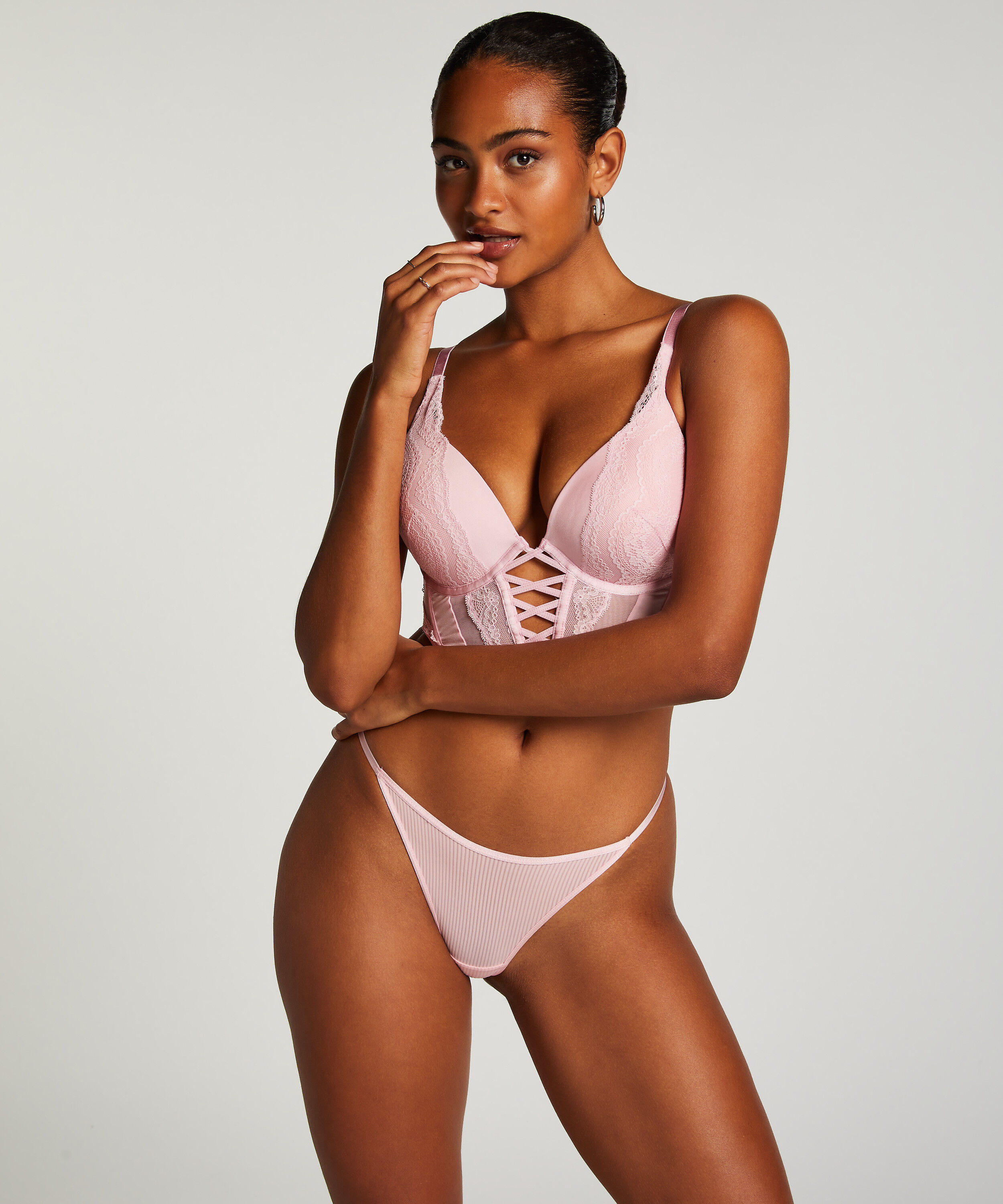 Brazilian-Slip mit hohem Beinausschnitt Kaiden