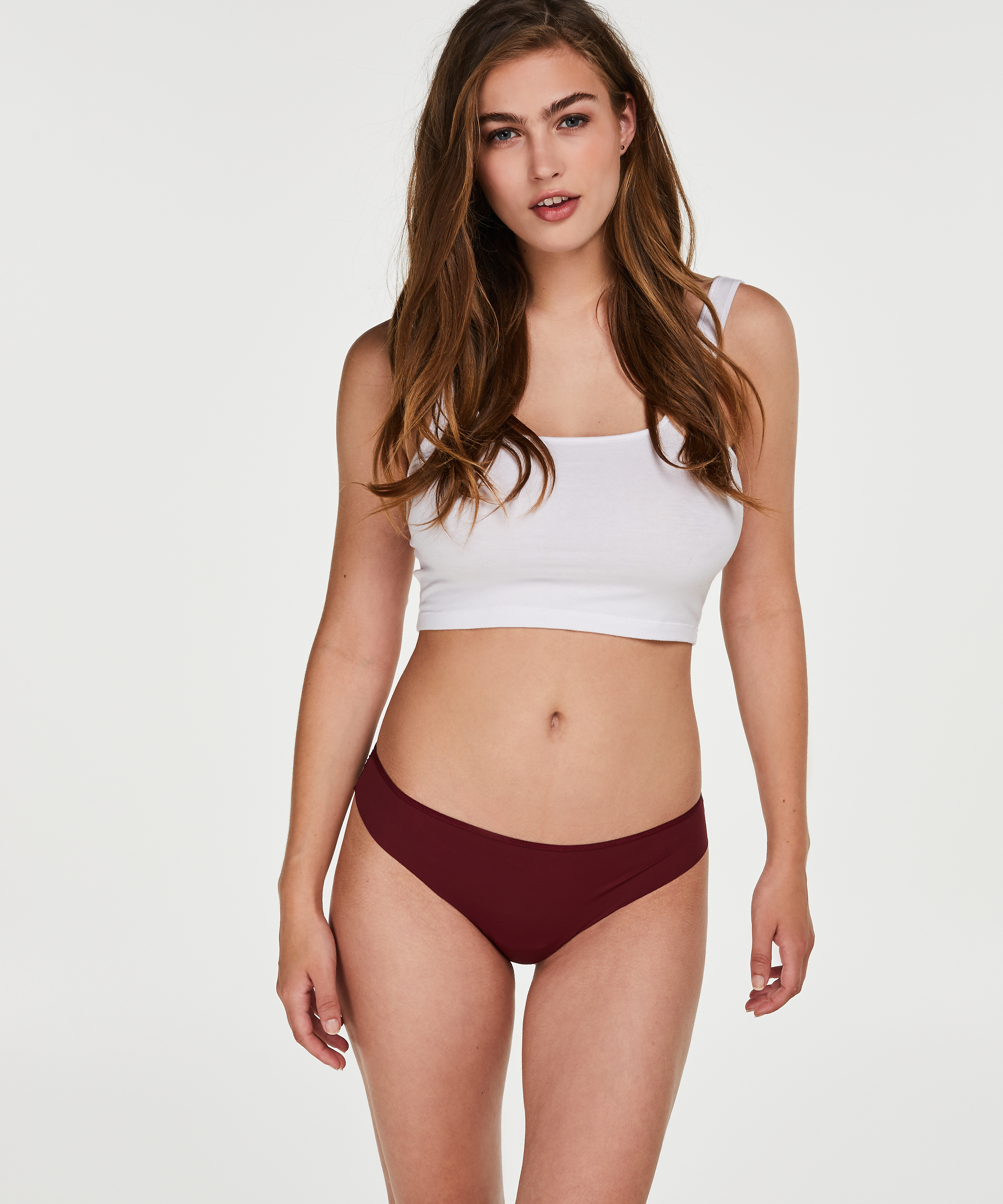 String Invisible Lace back, Rouge, main