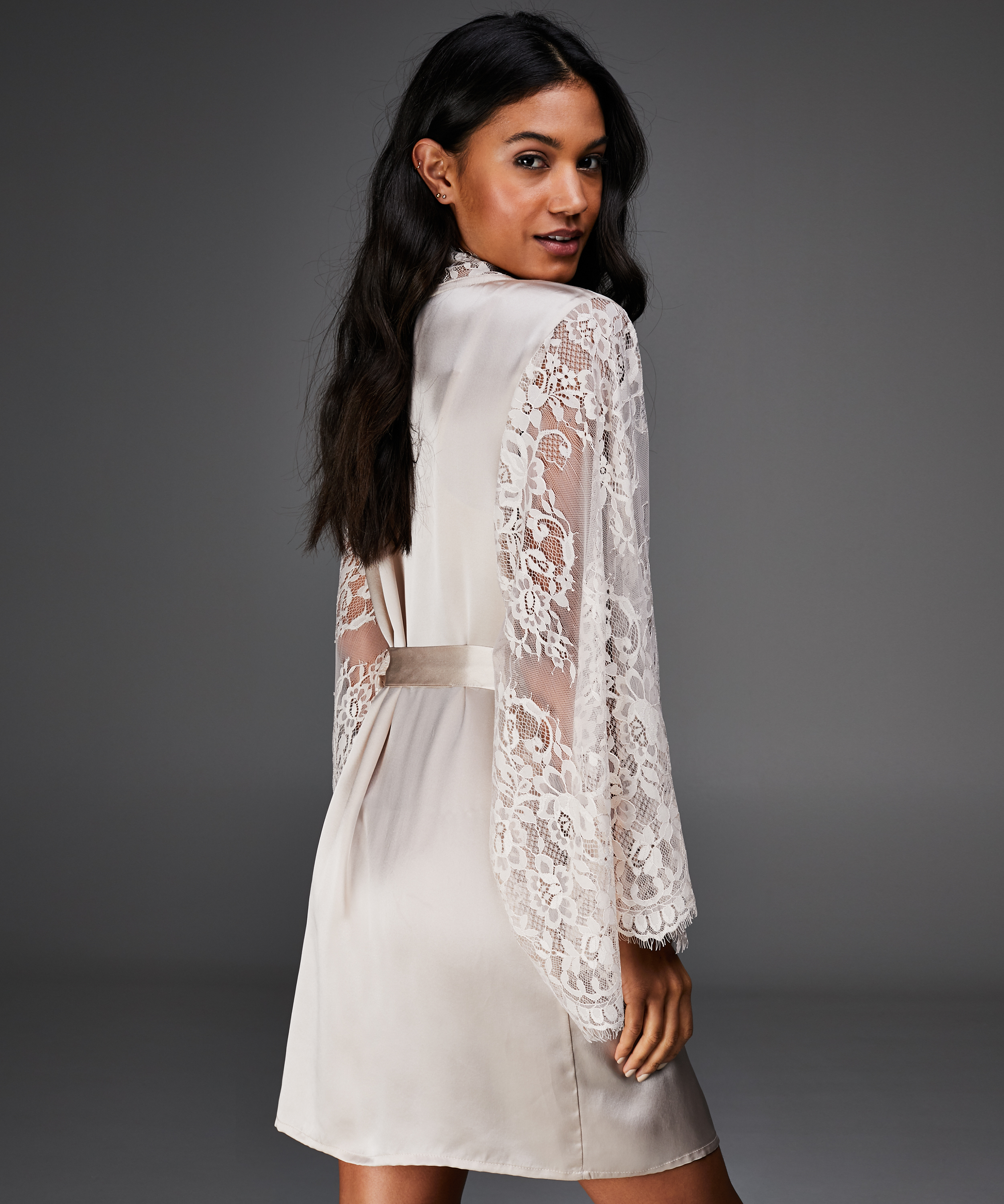 Kimono Seide, Teint, main